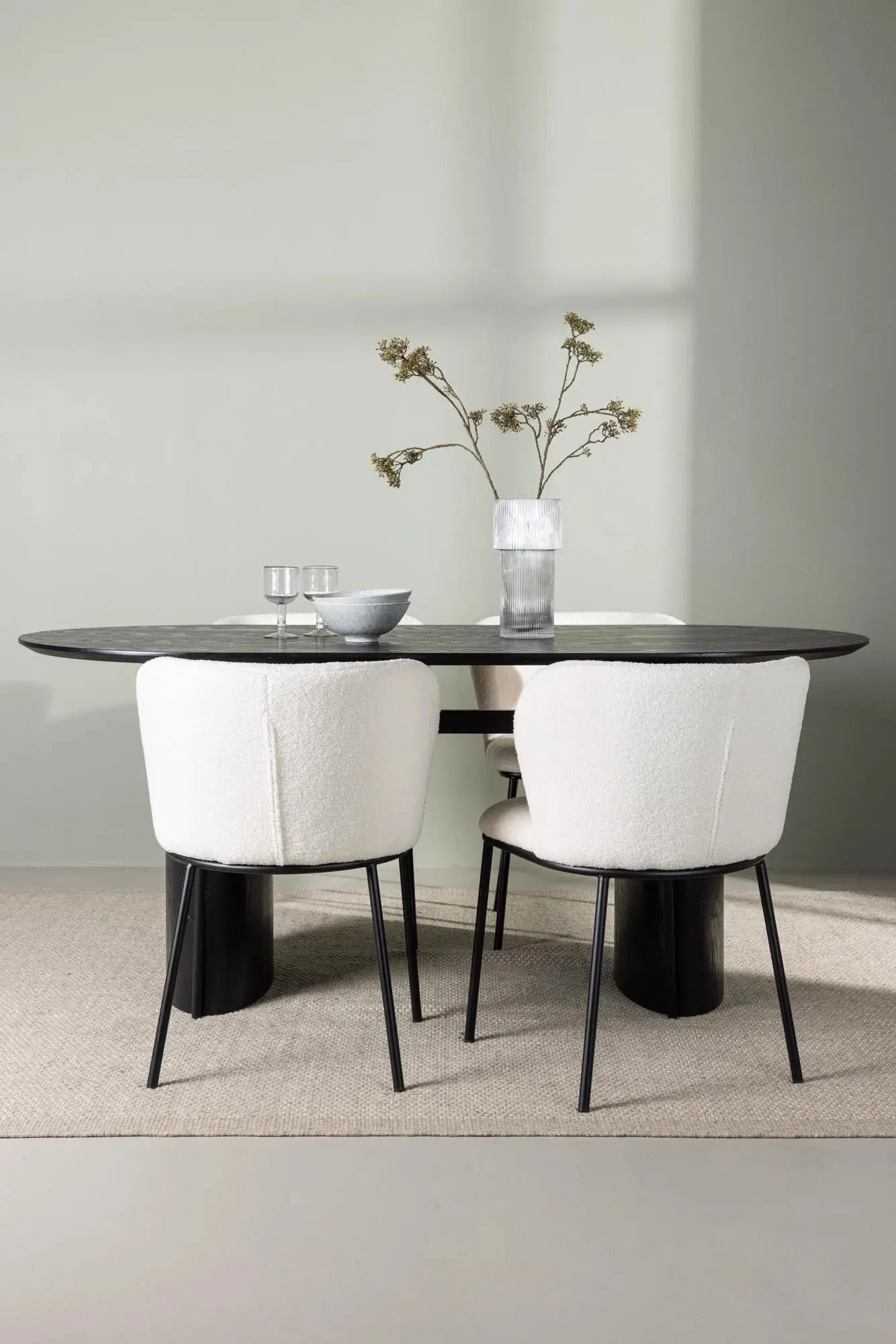 Isolde Esszimmerset + Edina 180cm/4St. in Natur / Schwarz / Weiss präsentiert im Onlineshop von KAQTU Design AG. Esszimmerset ist von Venture Home