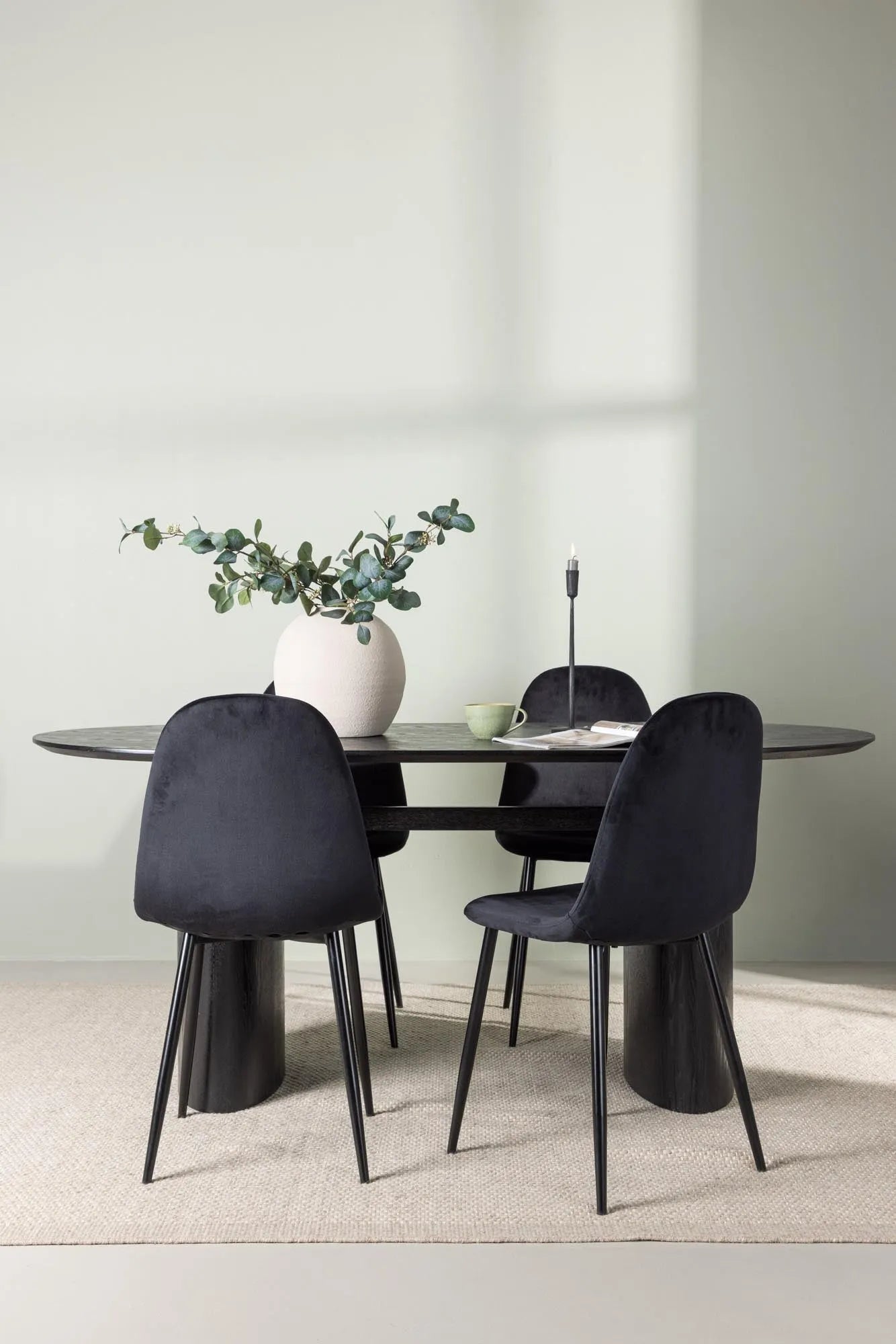 Isolde Esszimmerset + Polar 180cm/4St. in Natur / Schwarz präsentiert im Onlineshop von KAQTU Design AG. Esszimmerset ist von Venture Home