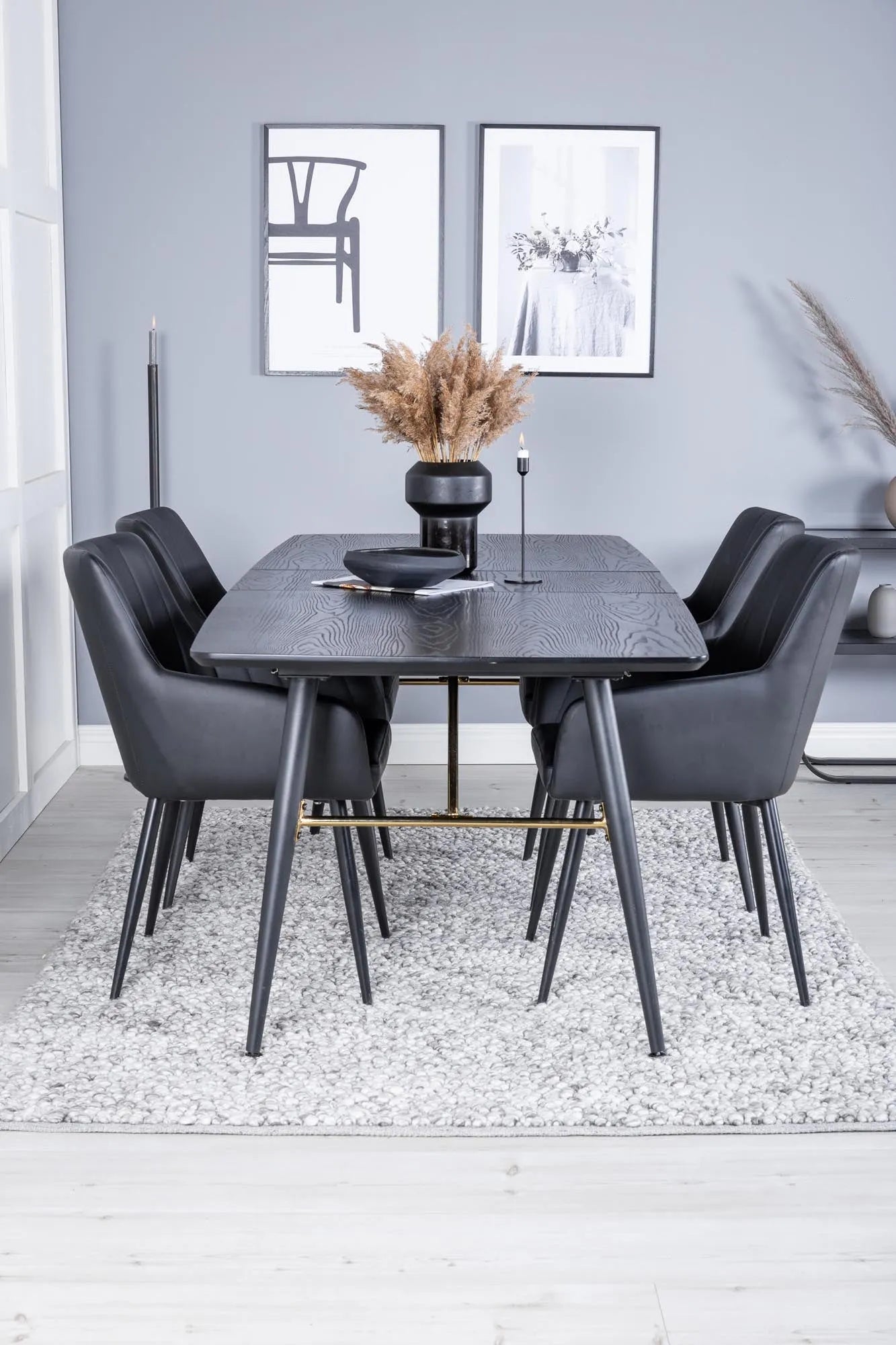 Esszimmer Set Gold mit Stuhl Comfort in Schwarz Schwarz präsentiert im Onlineshop von KAQTU Design AG. Esszimmerset ist von Venture Home