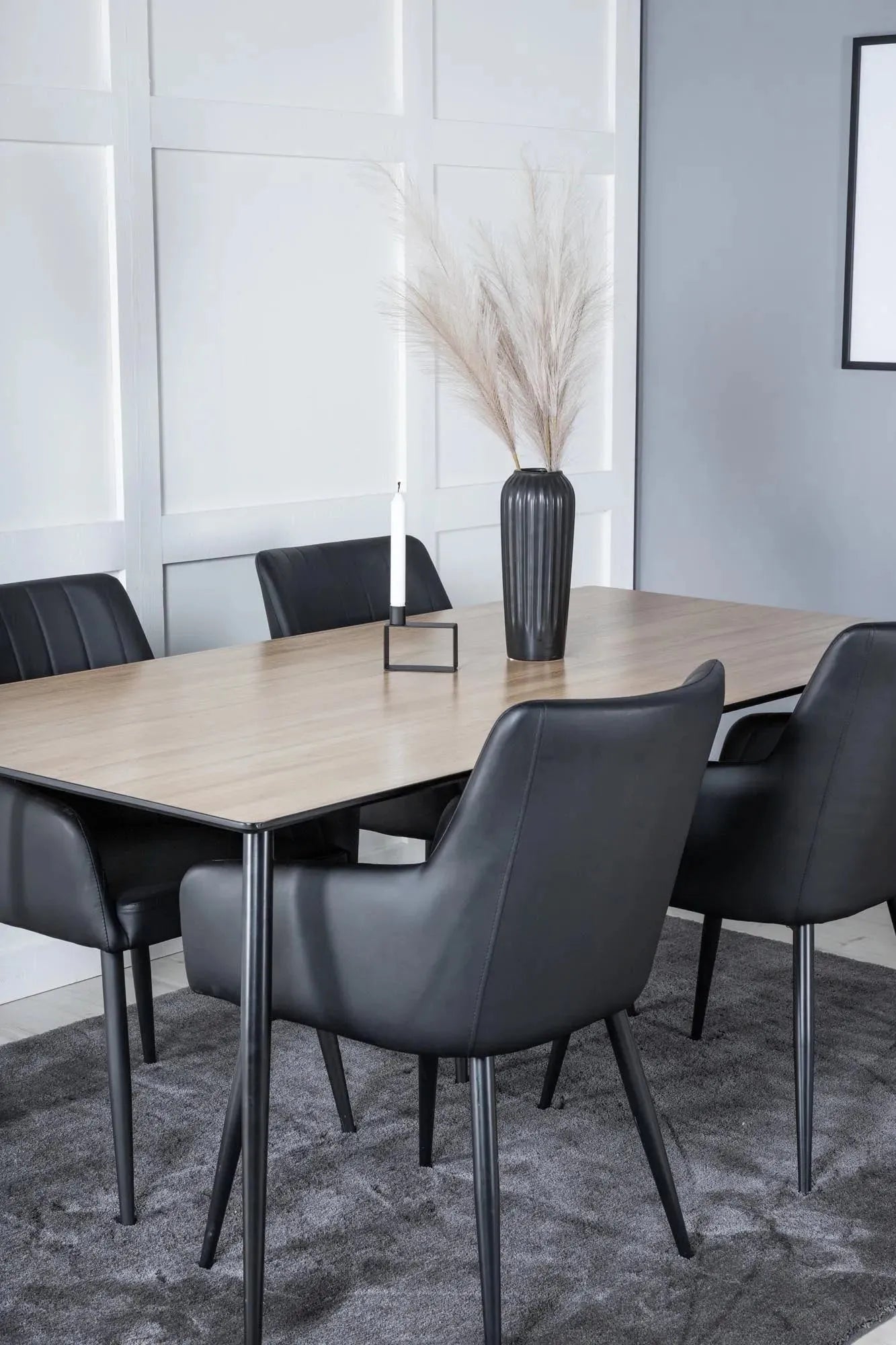 Esszimmer Set Silar mit Stuhl Comfort in Schwarz Schwarz präsentiert im Onlineshop von KAQTU Design AG. Esszimmerset ist von Venture Home