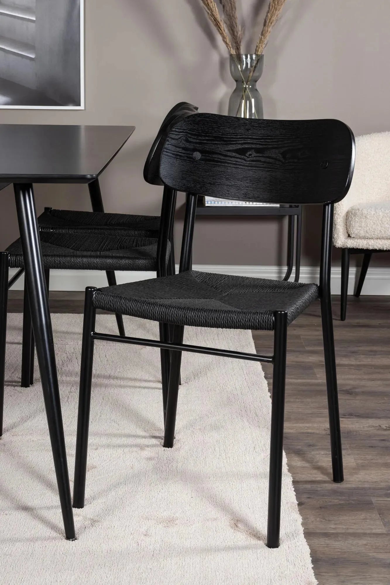 Esszimmer Set Silar mit Stuhl Polly in Schwarz/Schwarz/Natur präsentiert im Onlineshop von KAQTU Design AG. Esszimmerset ist von Venture Home