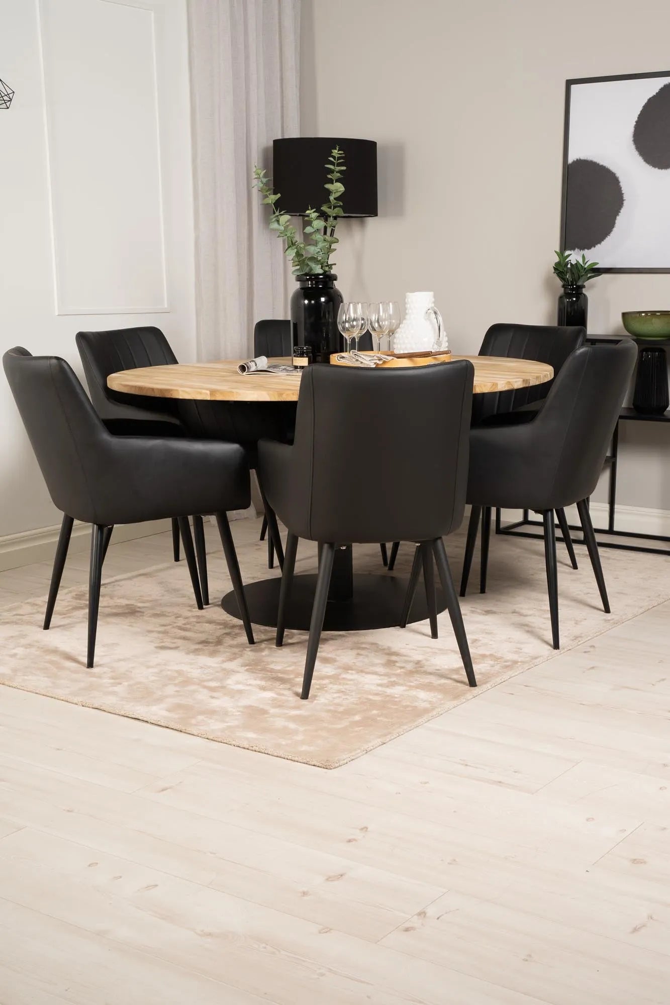 Esszimmer Set Cirebon mit Stuhl Comfort in Natur/Schwarz präsentiert im Onlineshop von KAQTU Design AG. Esszimmerset ist von Venture Home