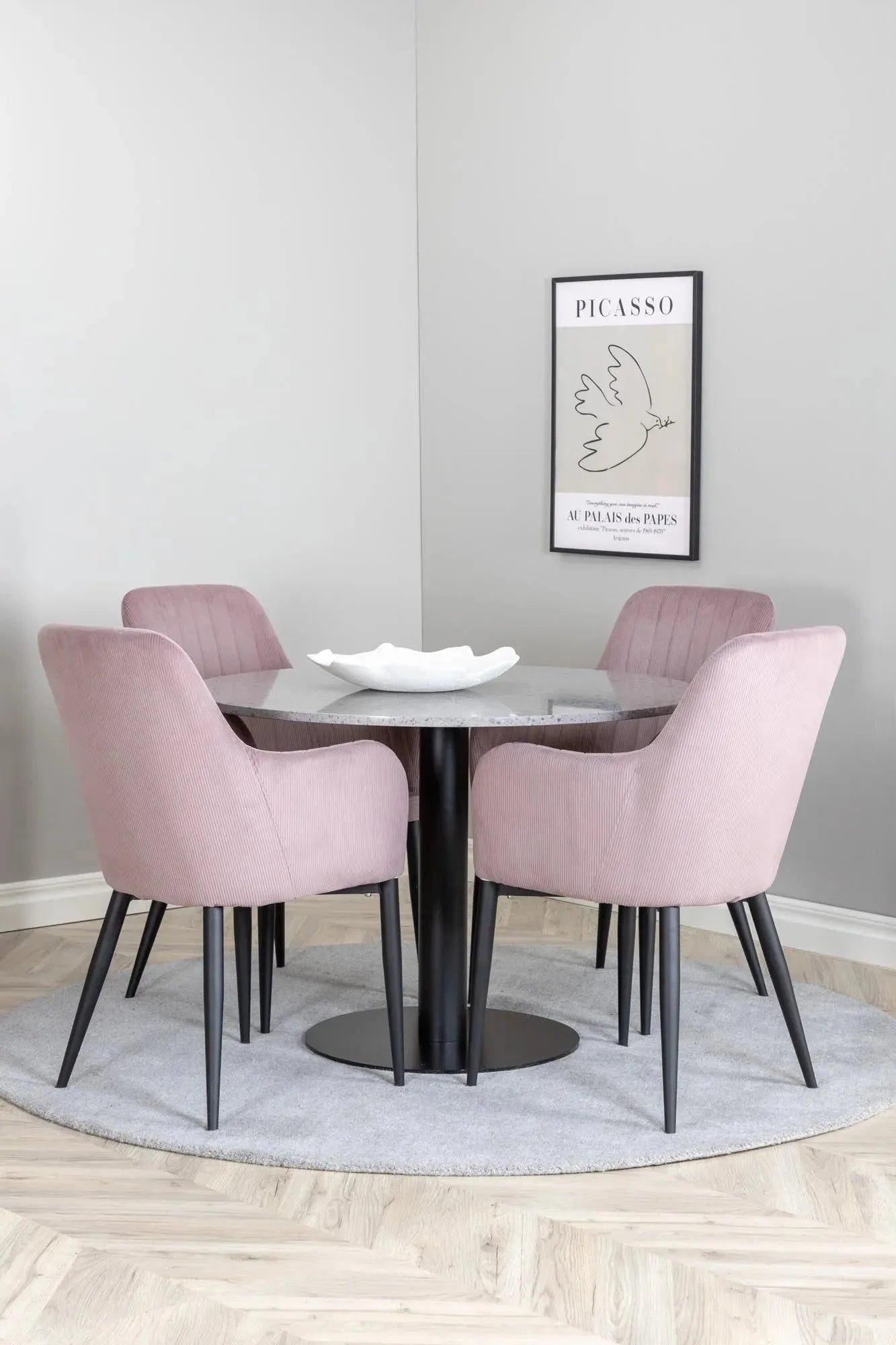 Esszimmer Set Razzia mit Stuhl Comfort in Grau schwarz präsentiert im Onlineshop von KAQTU Design AG. Esszimmerset ist von Venture Home