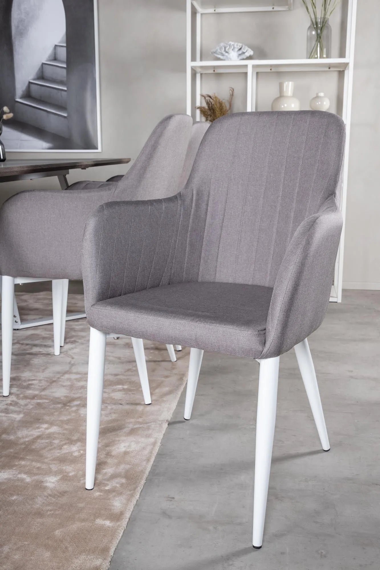 Esszimmer Set Marina mit Stuhl Comfort in Grau/Grau/Weiss präsentiert im Onlineshop von KAQTU Design AG. Esszimmerset ist von Venture Home