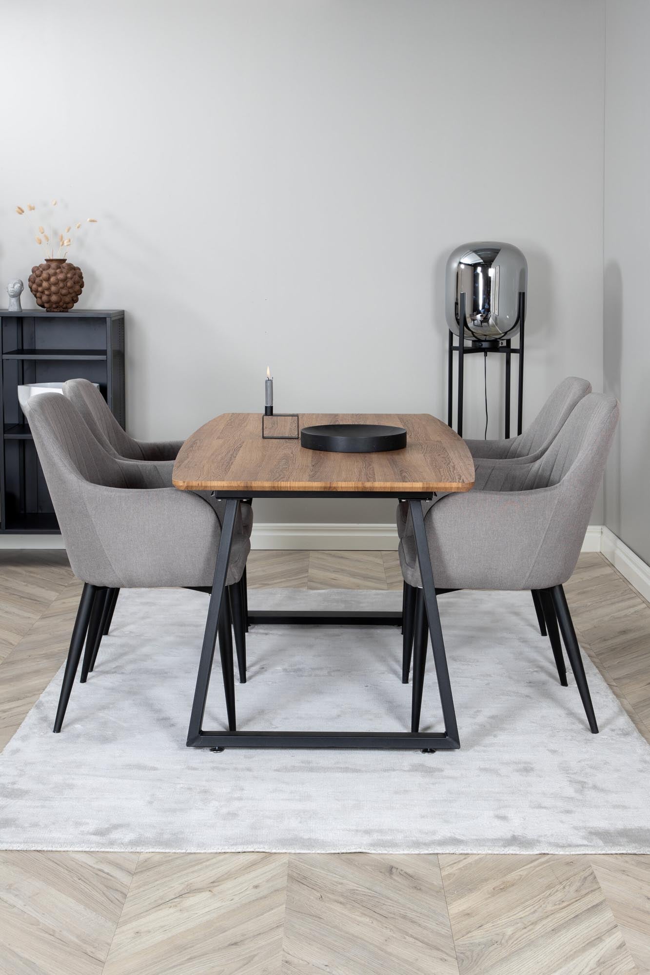 Esszimmer Set Inca mit Stuhl Comfort in Schwarz Schwarz präsentiert im Onlineshop von KAQTU Design AG. Esszimmerset ist von Venture Home