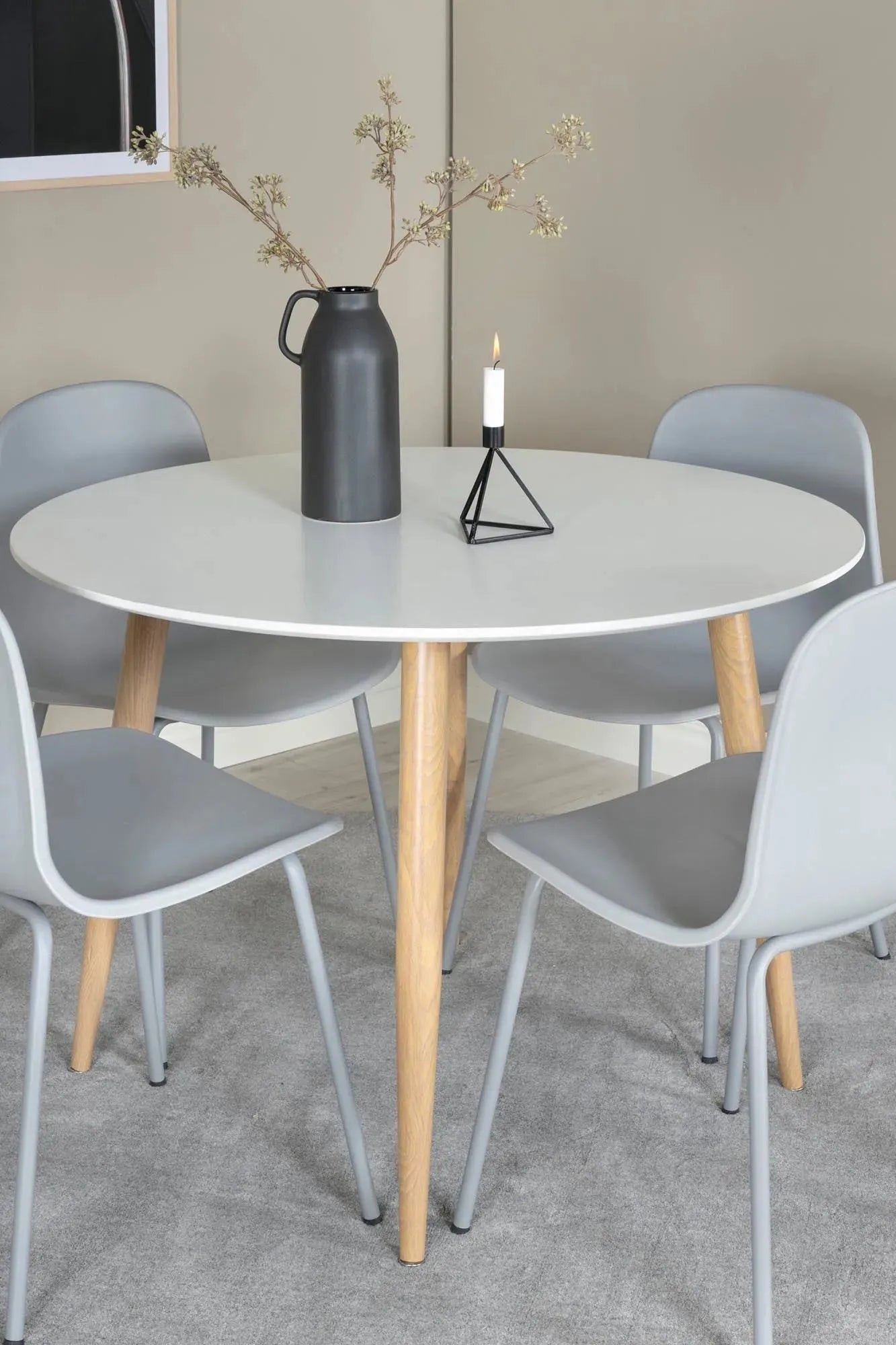 Esszimmer Set Plaza mit Stuhl Arctic in Weiss grau präsentiert im Onlineshop von KAQTU Design AG. Esszimmerset ist von Venture Home