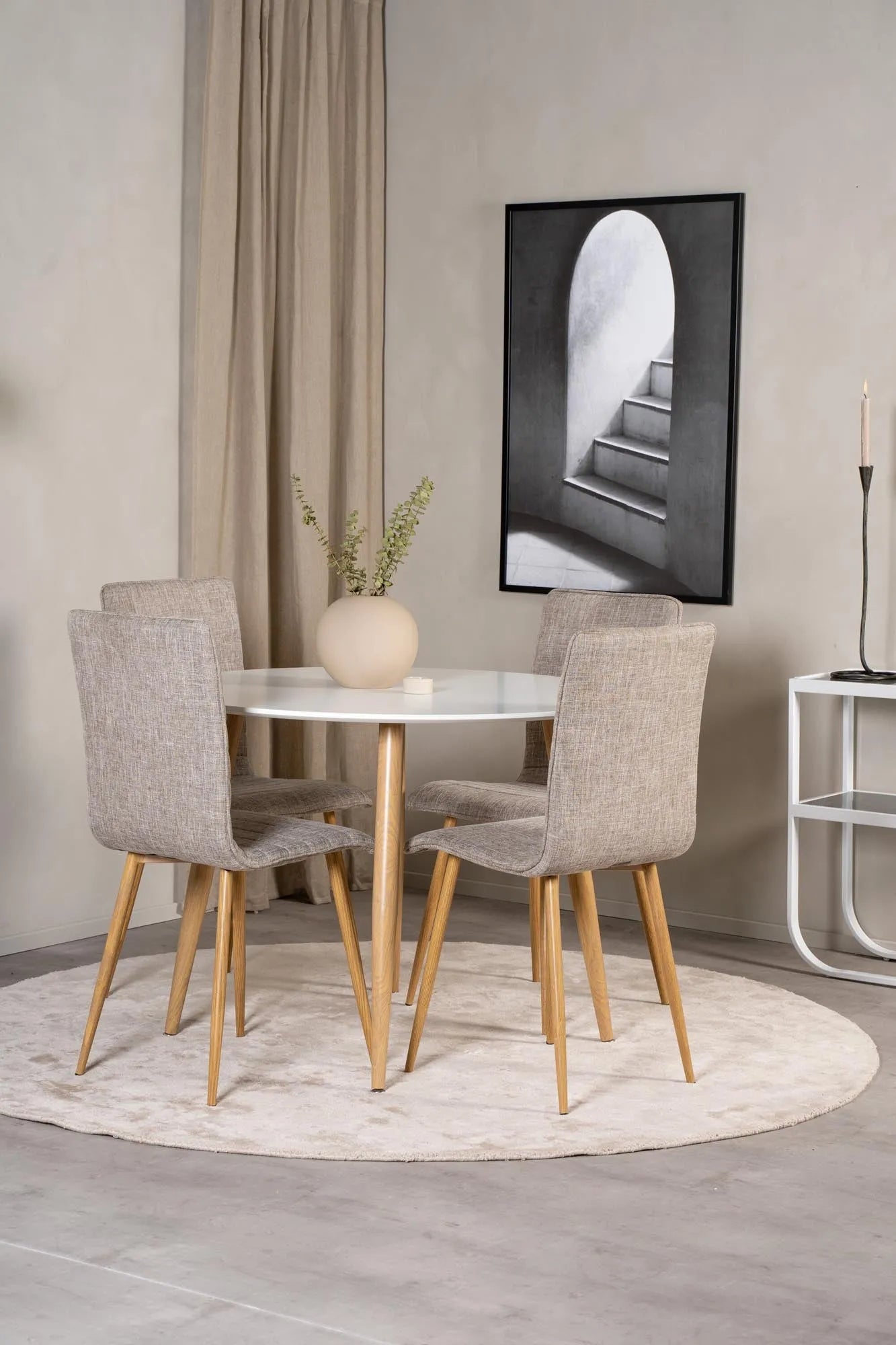 Esszimmer Set Plaza mit Stuhl Windu in Schwarz/Hellgrau/Natur präsentiert im Onlineshop von KAQTU Design AG. Esszimmerset ist von Venture Home