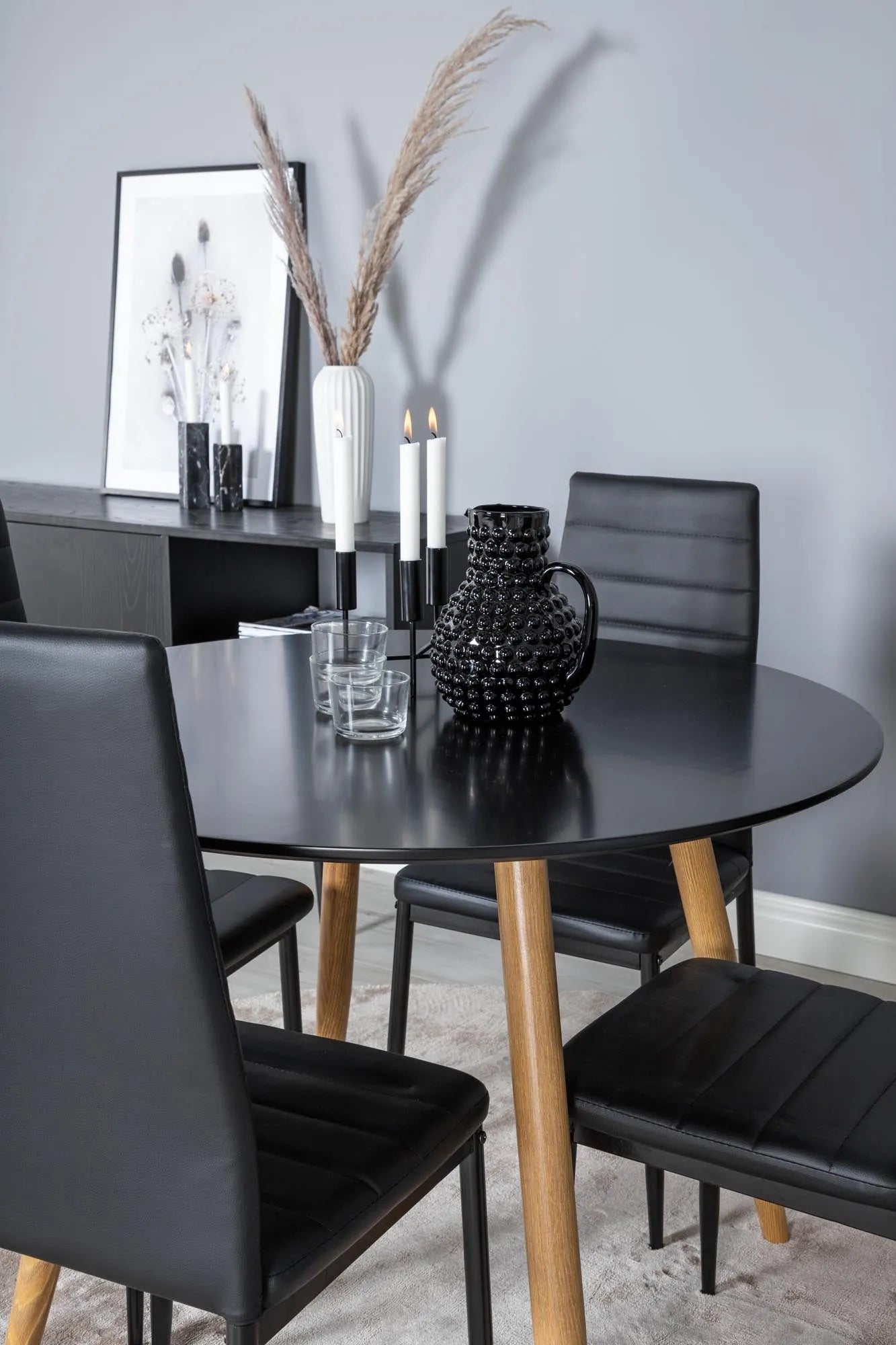 Esszimmer Set Plaza mit Stuhl Slim in Schwarz Schwarz präsentiert im Onlineshop von KAQTU Design AG. Esszimmerset ist von Venture Home