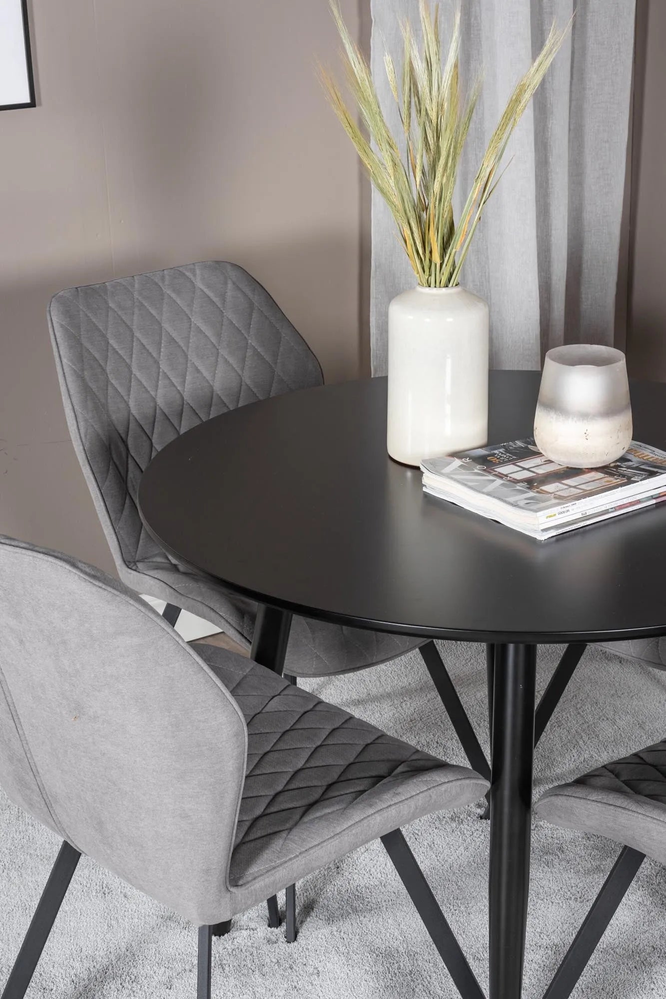 Esszimmer Set Plaza mit Stuhl Gemma in Schwarz/Schwarz/Grau präsentiert im Onlineshop von KAQTU Design AG. Esszimmerset ist von Venture Home