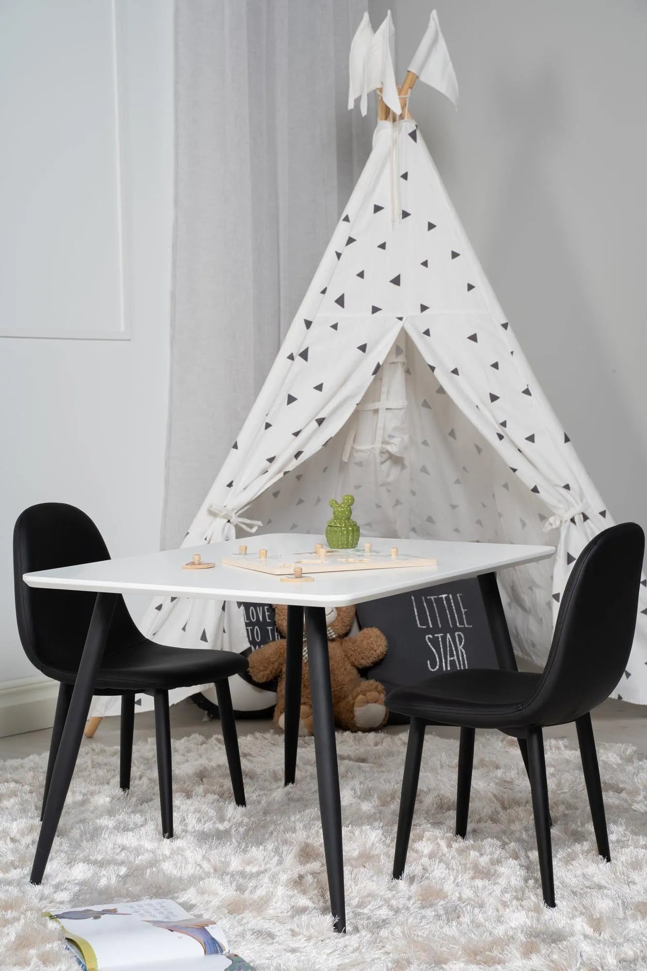 Esszimmer Set Polar mit Stuhl Polar in Weiss/Grau/Weiss präsentiert im Onlineshop von KAQTU Design AG. Esszimmerset ist von Venture Home