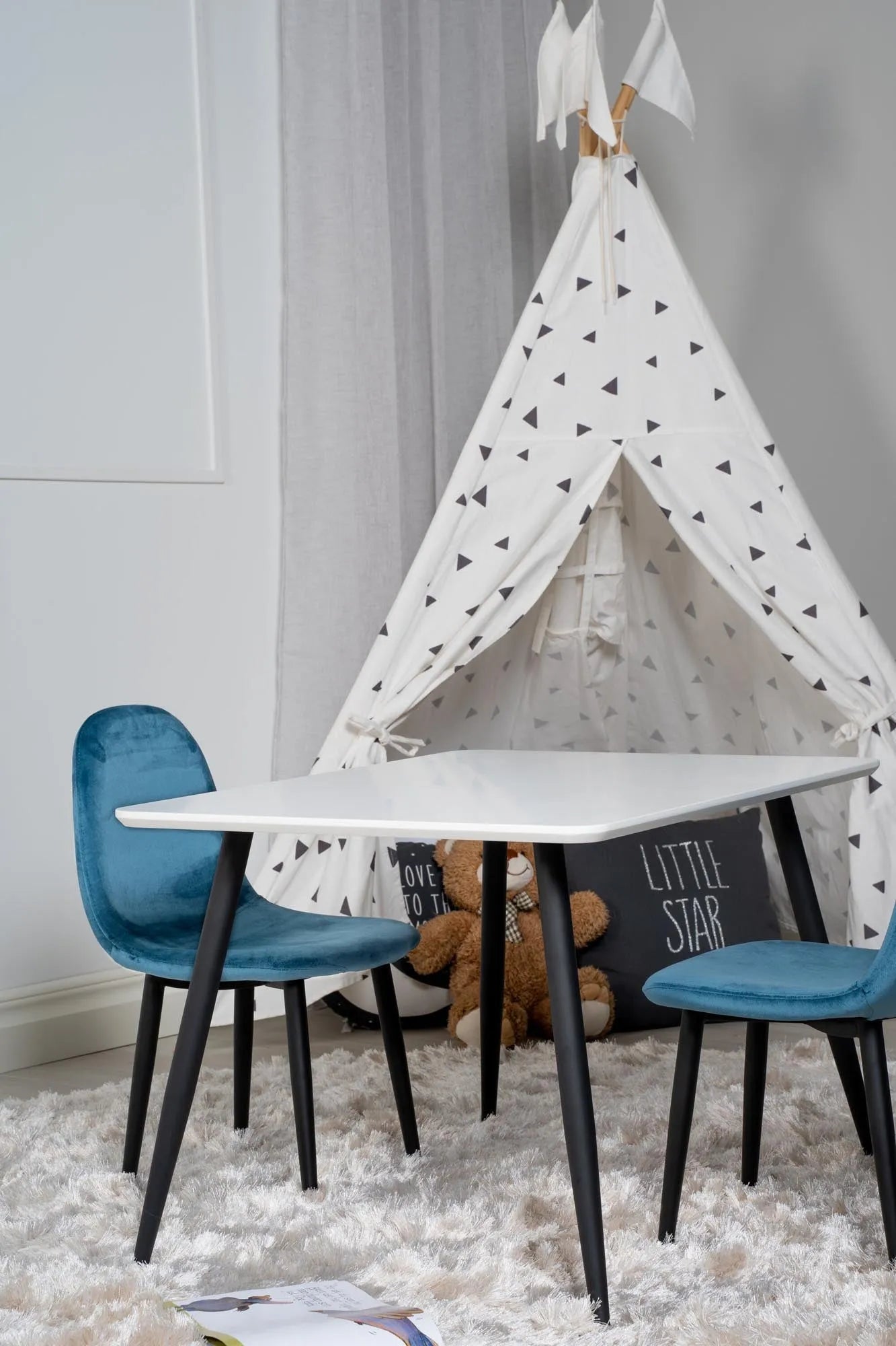 Esszimmer Set Polar mit Stuhl Polar in Weiss/Grau/Weiss präsentiert im Onlineshop von KAQTU Design AG. Esszimmerset ist von Venture Home