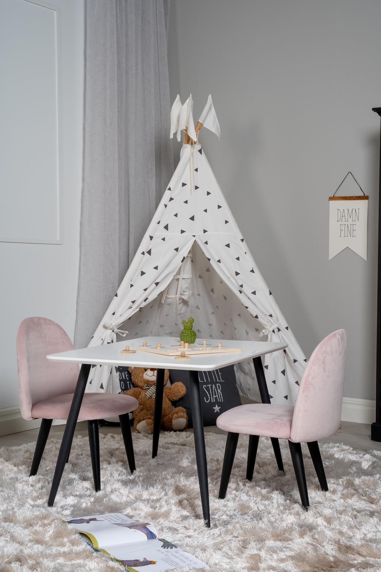 Esszimmer Set Polar mit Stuhl Velvet in Weiss schwarz präsentiert im Onlineshop von KAQTU Design AG. Esszimmerset ist von Venture Home