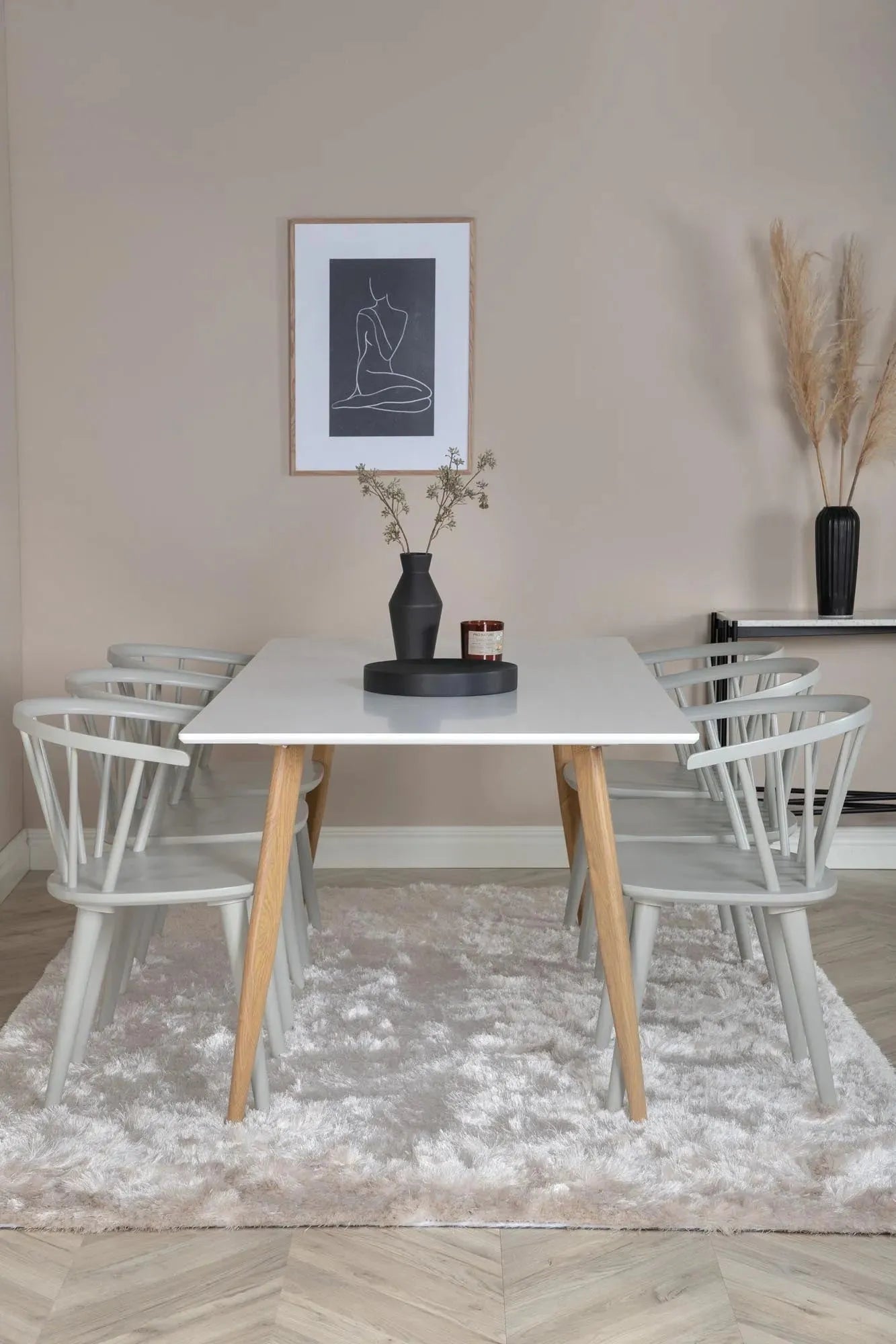 Esszimmer Set Polar mit Stuhl Bobby in Weiss / Weiss präsentiert im Onlineshop von KAQTU Design AG. Esszimmerset ist von Venture Home