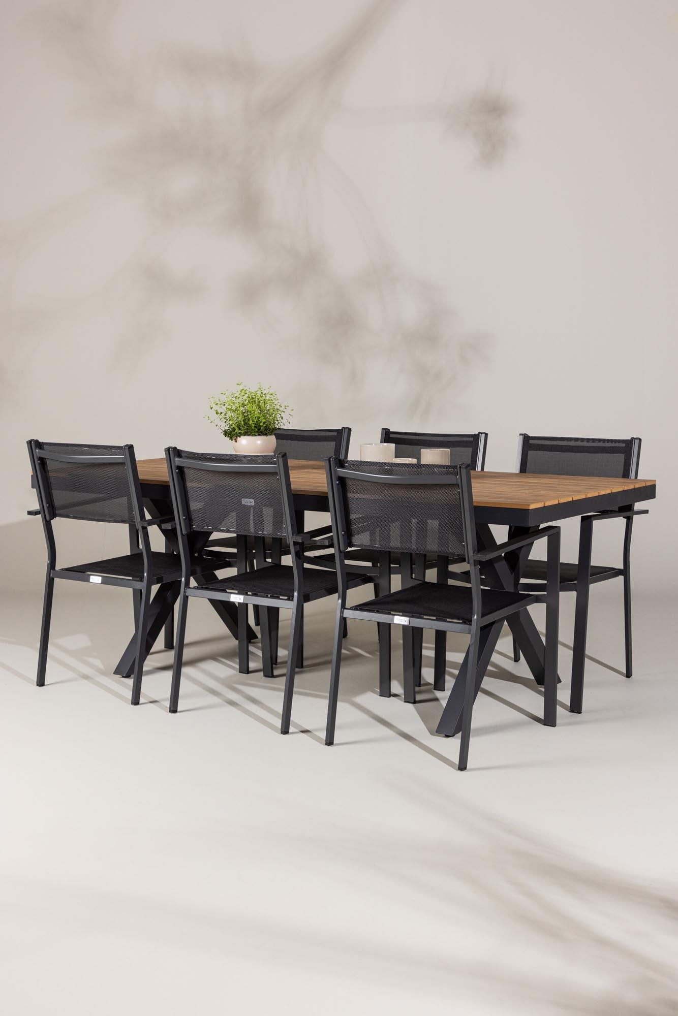 Garcia Gartentisch Set + Copacabana in Schwarz Schwarz präsentiert im Onlineshop von KAQTU Design AG. Gartentischset ist von Venture Home