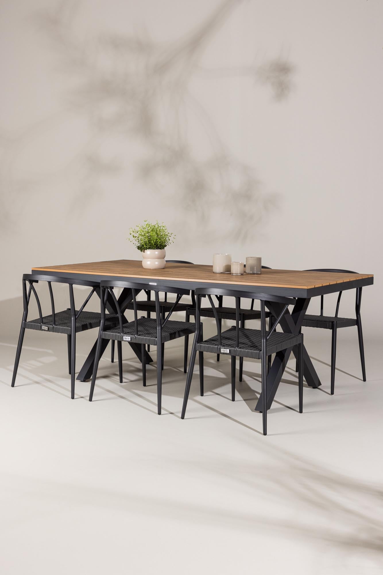 Garcia Gartentisch Set + Stina in Schwarz Schwarz präsentiert im Onlineshop von KAQTU Design AG. Gartentischset ist von Venture Home