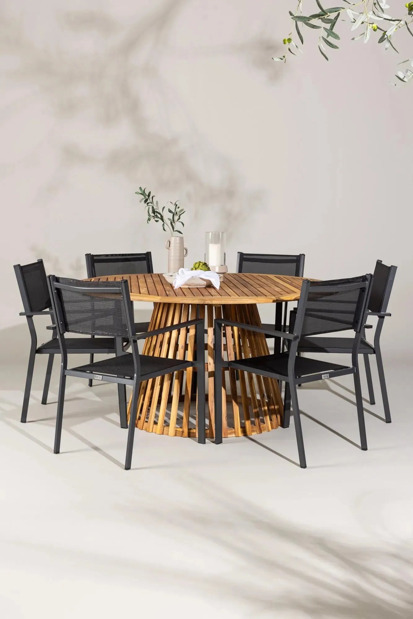 Tucumán Esszimmer Set rund in Natur/Schwarz präsentiert im Onlineshop von KAQTU Design AG. Esszimmerset ist von Venture Home