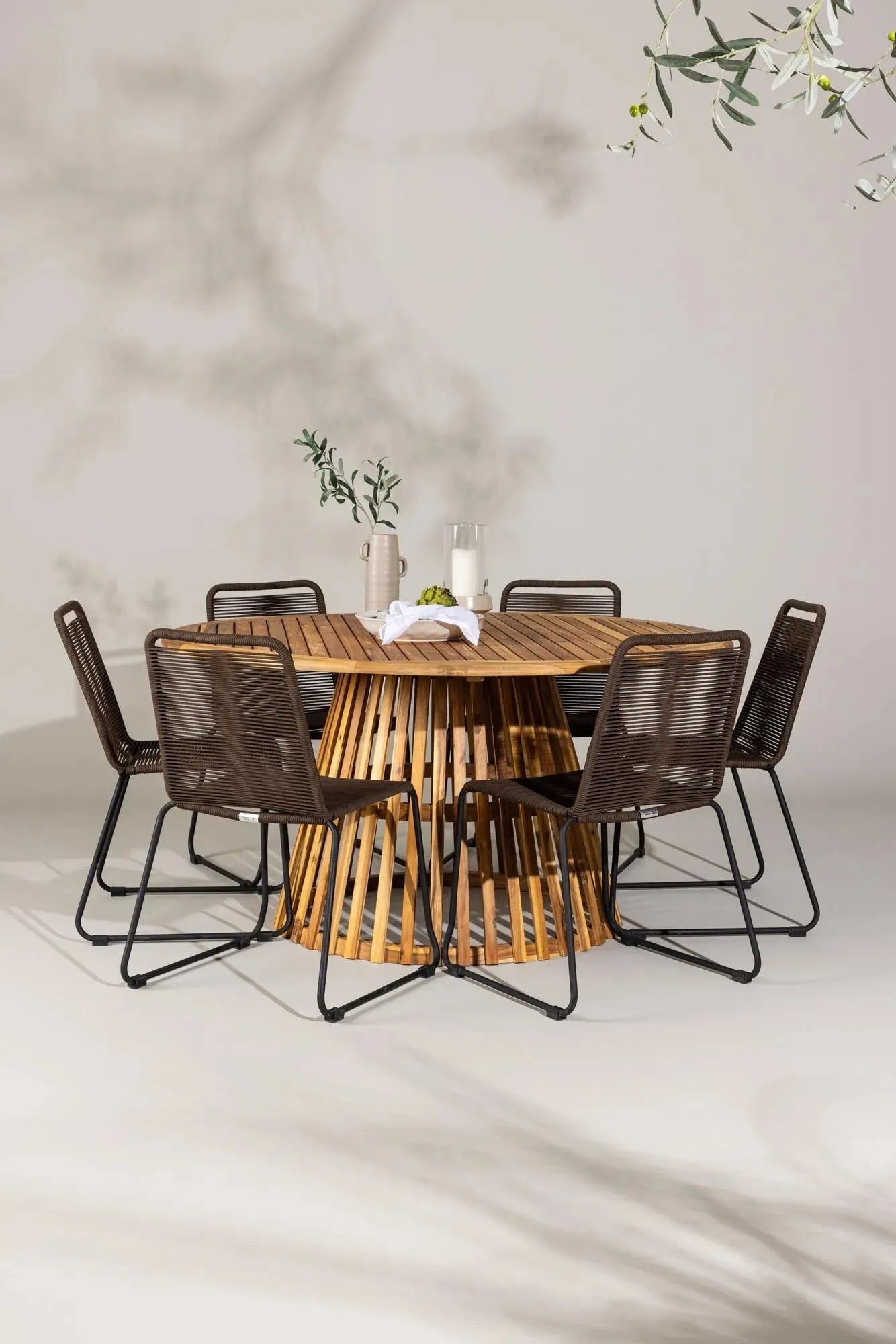 Tucumán Esszimmer Set rund in Natur/Schwarz präsentiert im Onlineshop von KAQTU Design AG. Esszimmerset ist von Venture Home