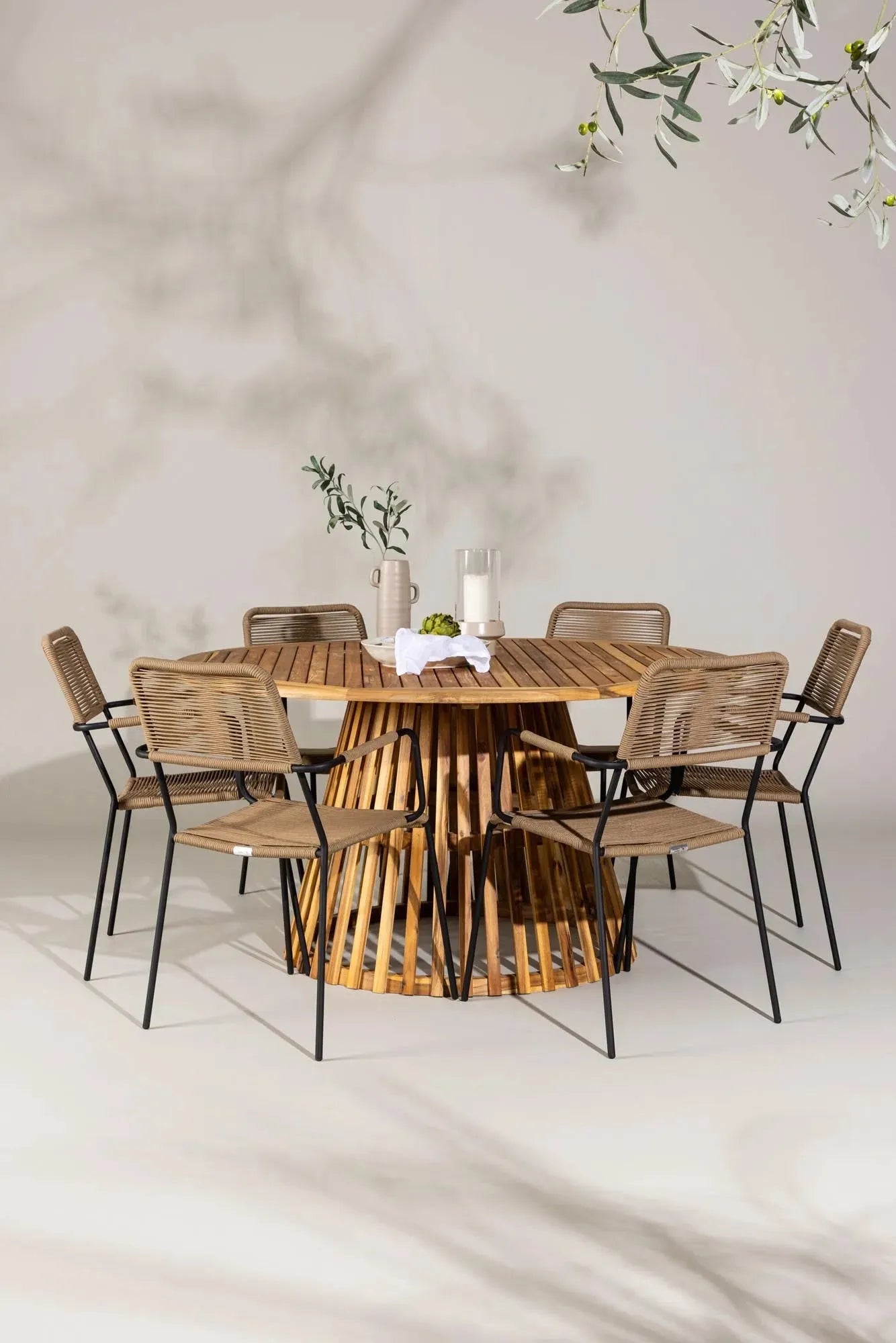 Tucumán Esszimmer Set rund in Natur/Schwarz präsentiert im Onlineshop von KAQTU Design AG. Esszimmerset ist von Venture Home