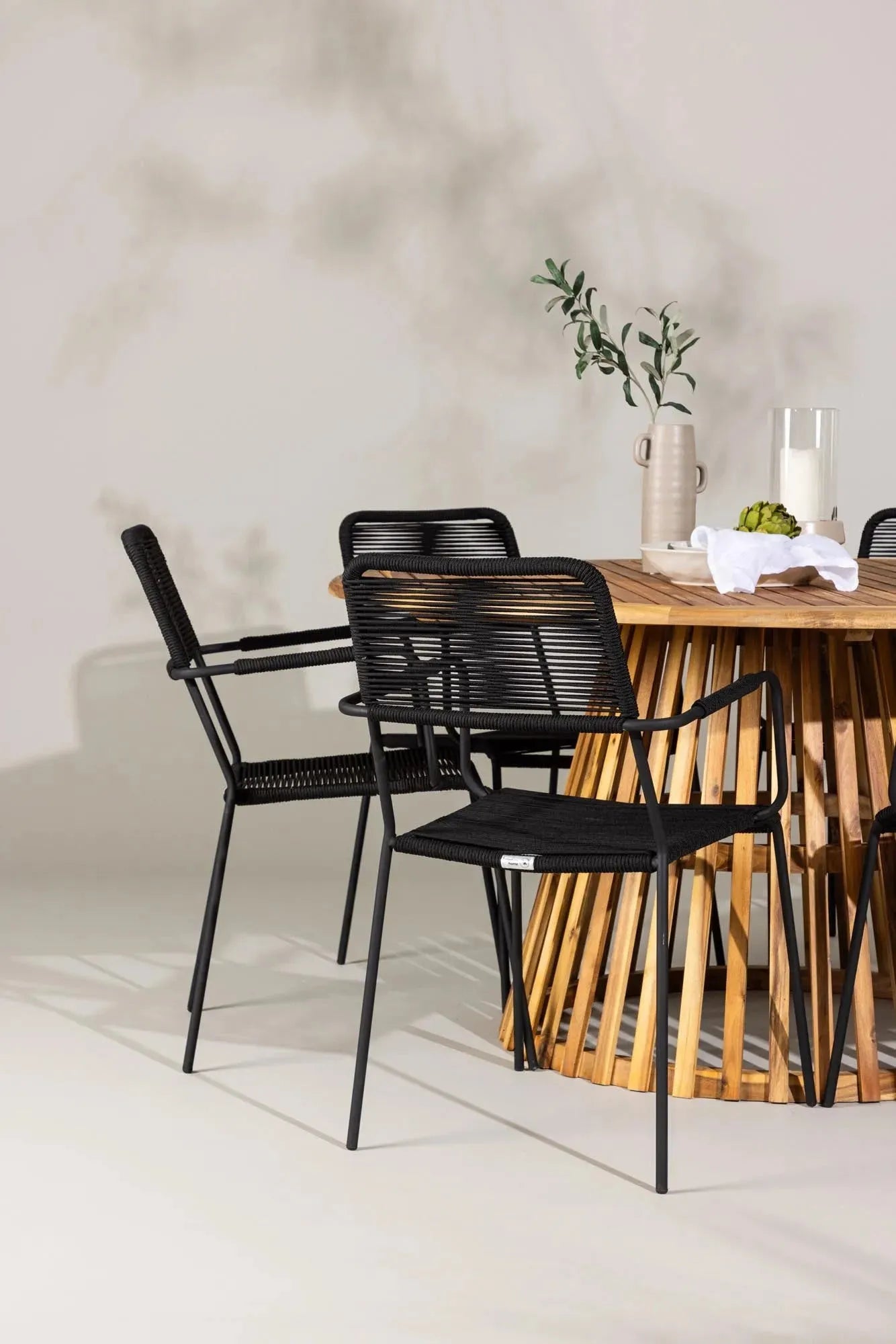 Tucumán Esszimmer Set rund in Natur/Schwarz präsentiert im Onlineshop von KAQTU Design AG. Esszimmerset ist von Venture Home