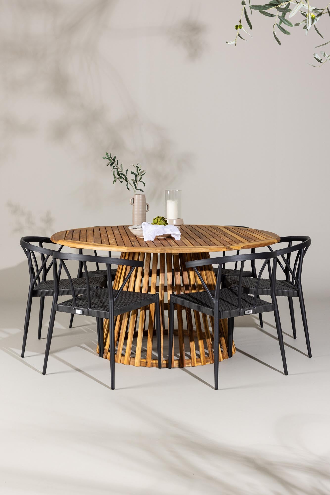 Tucumán Esszimmer Set rund in Natur/Schwarz präsentiert im Onlineshop von KAQTU Design AG. Esszimmerset ist von Venture Home