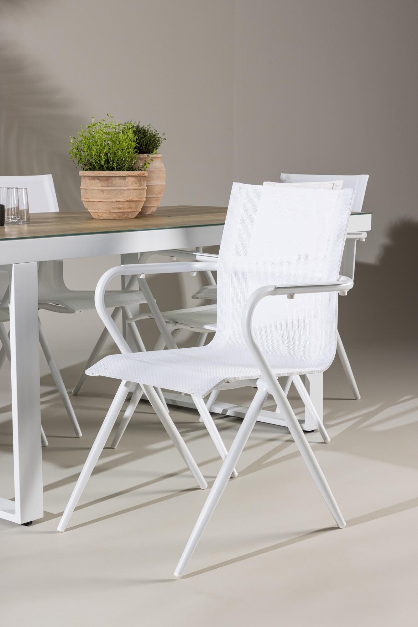 Merlo Gartentisch Set + Alina in Weiss präsentiert im Onlineshop von KAQTU Design AG. Gartentischset ist von Venture Home