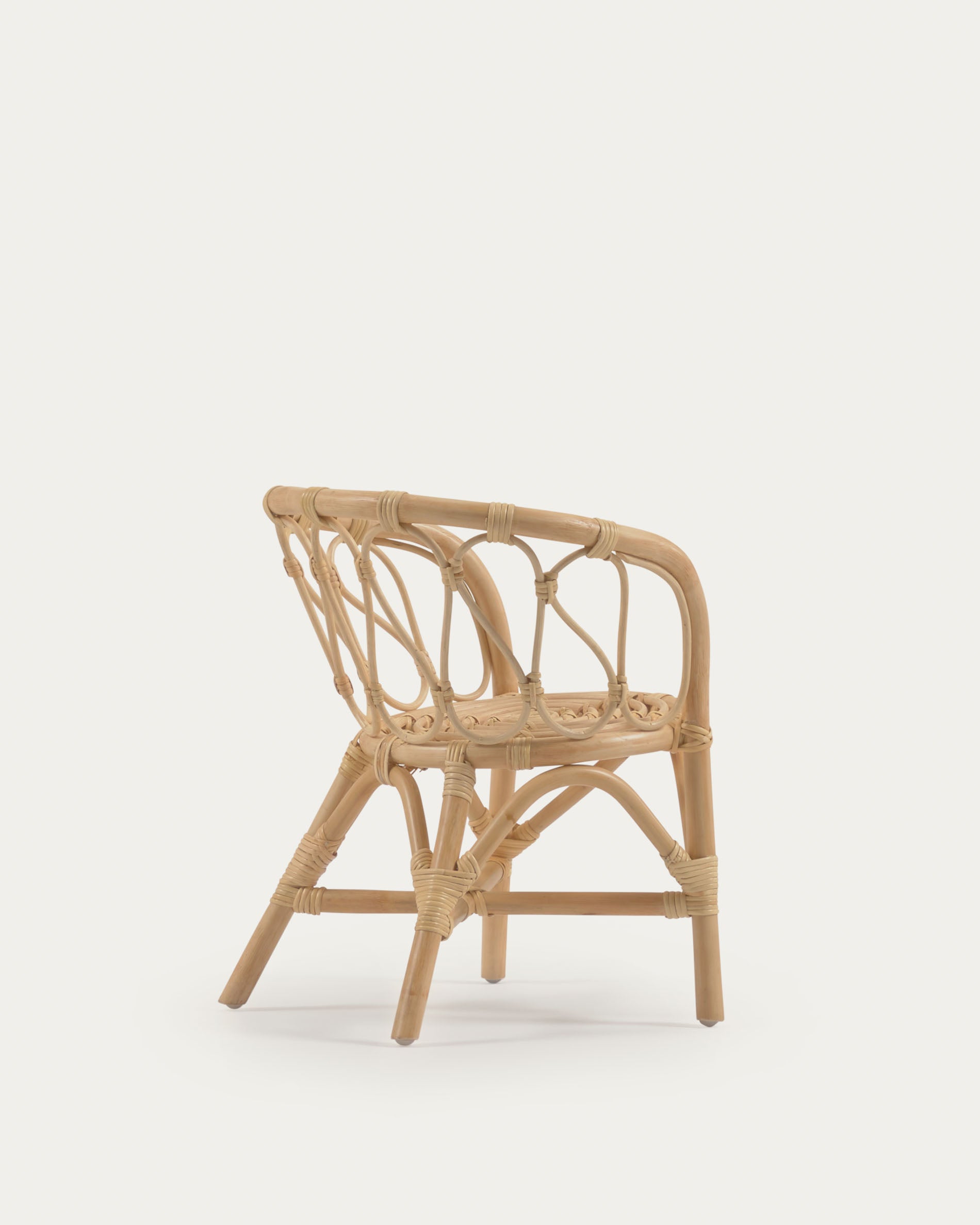 Lumila Kinderstuhl aus Rattan in Braun präsentiert im Onlineshop von KAQTU Design AG. Stuhl ist von Kave Home