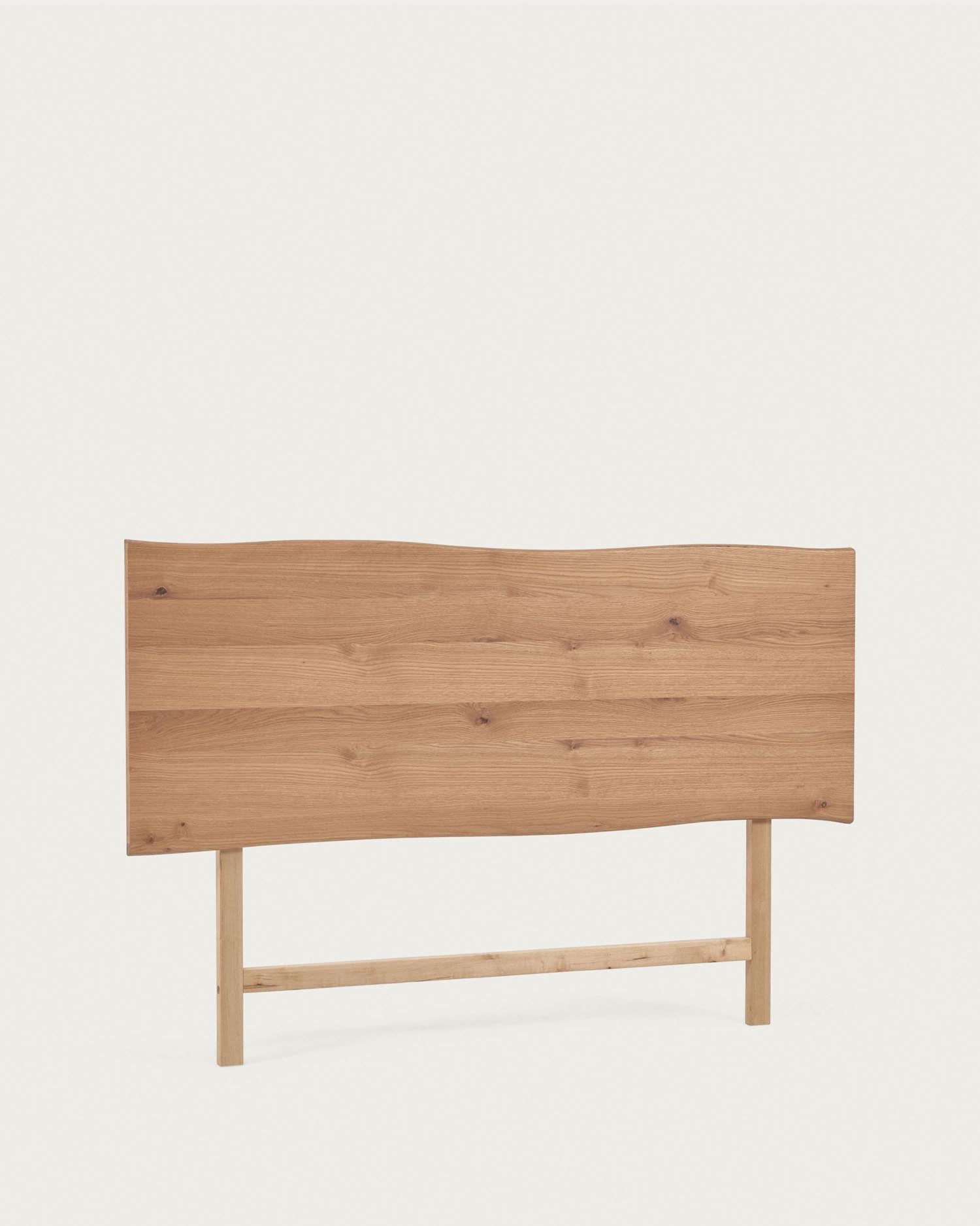 Rasha Bettkopfteil aus Eichenfurnier mit natürlichem Finish für Bett von 160 cm in Braun präsentiert im Onlineshop von KAQTU Design AG. Zubehör Bett ist von Kave Home