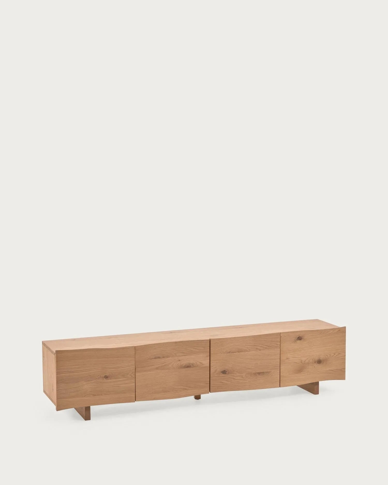 Eleganter Rasha TV-Schrank aus Eichenfurnier, 200x45 cm, mit 4 Türen. Modernes Design, viel Stauraum, natürliches Finish.