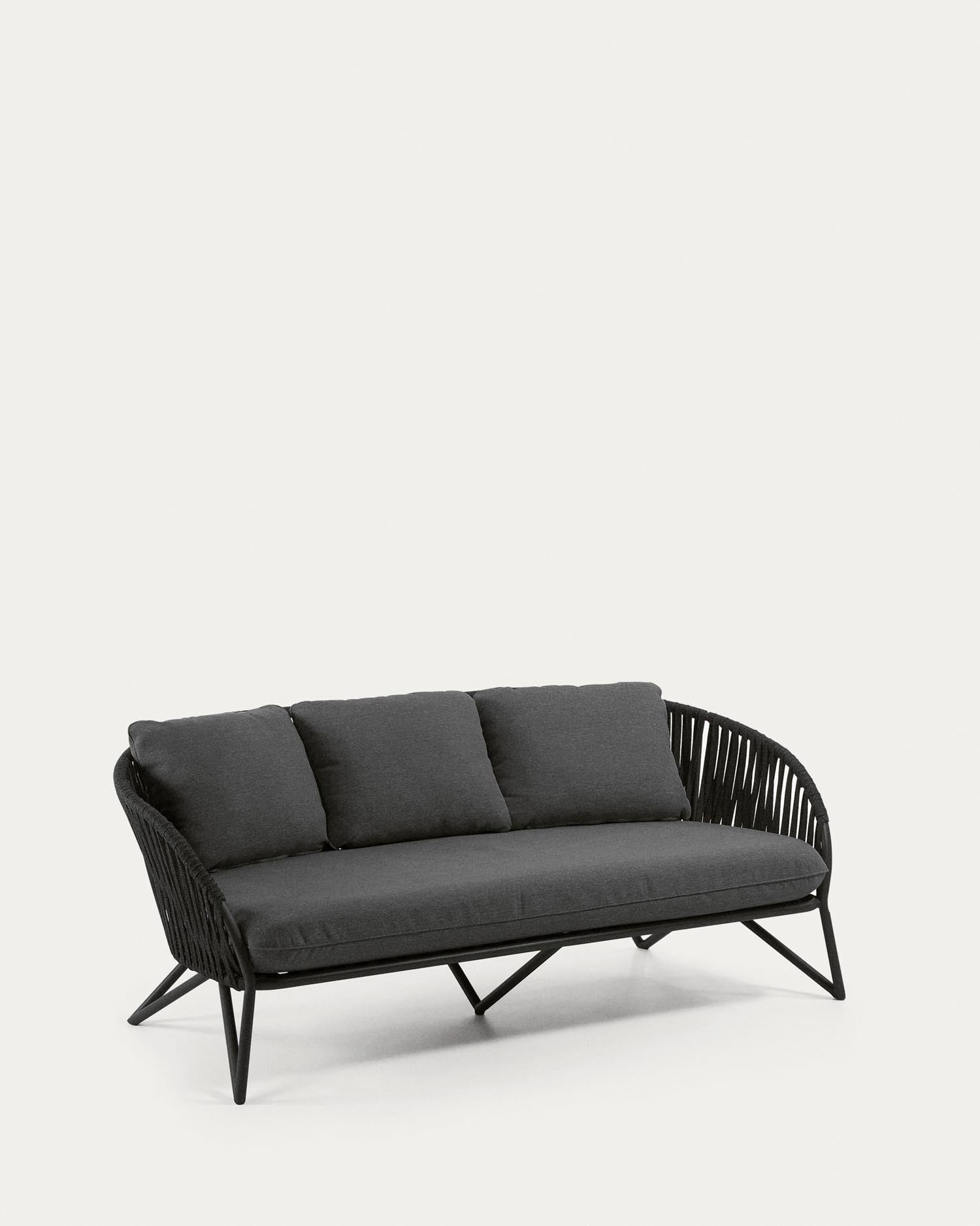 Branzie 3-Sitzer-Sofa aus schwarzem Seil 180 cm in Schwarz präsentiert im Onlineshop von KAQTU Design AG. Lounge Sofa ist von Kave Home