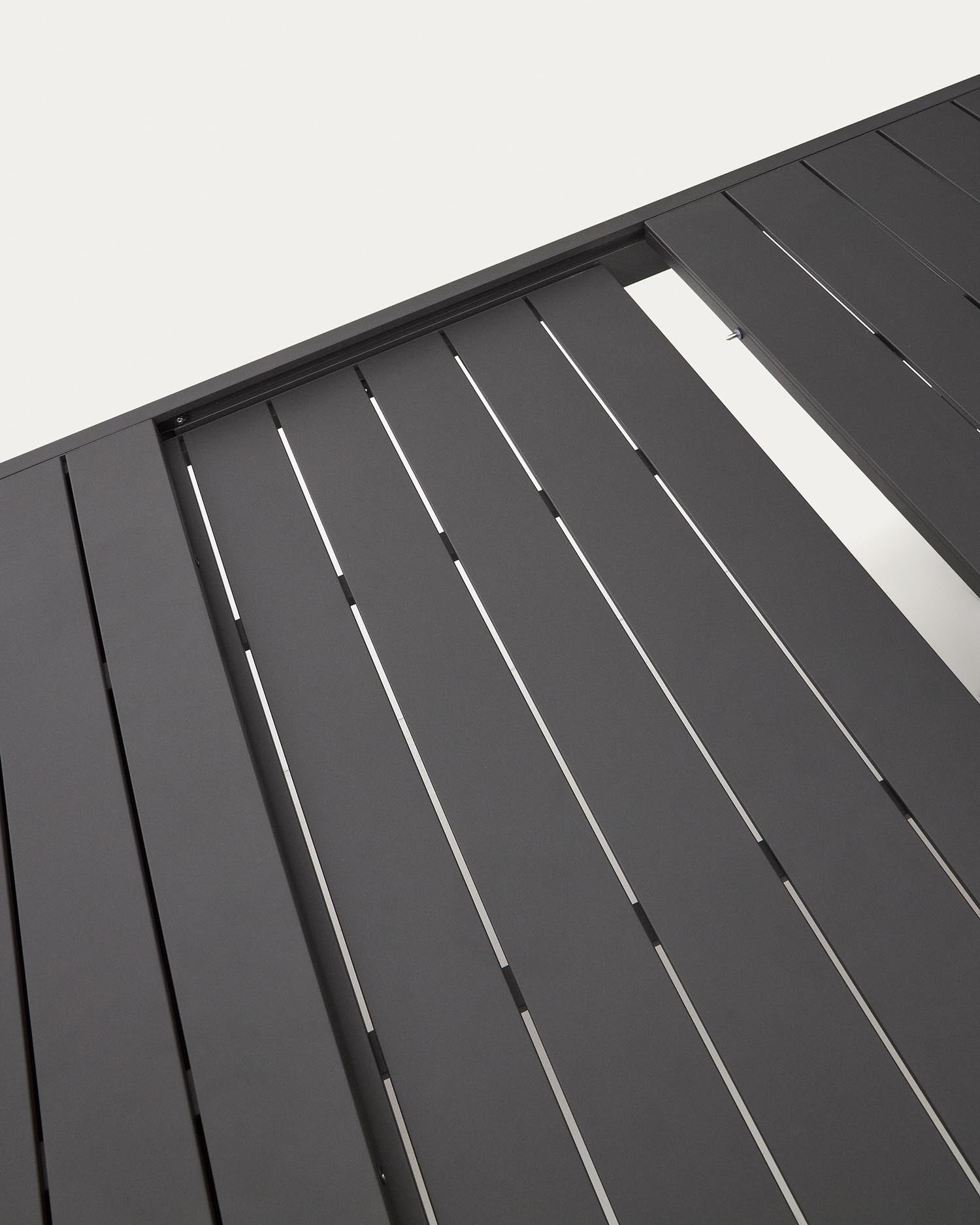 Galdana Aluminium-Gartentisch, ausziehbar, mit dunkelgrauem Finish, 220 (340) x 100 cm in Schwarz präsentiert im Onlineshop von KAQTU Design AG. Gartentisch ist von Kave Home