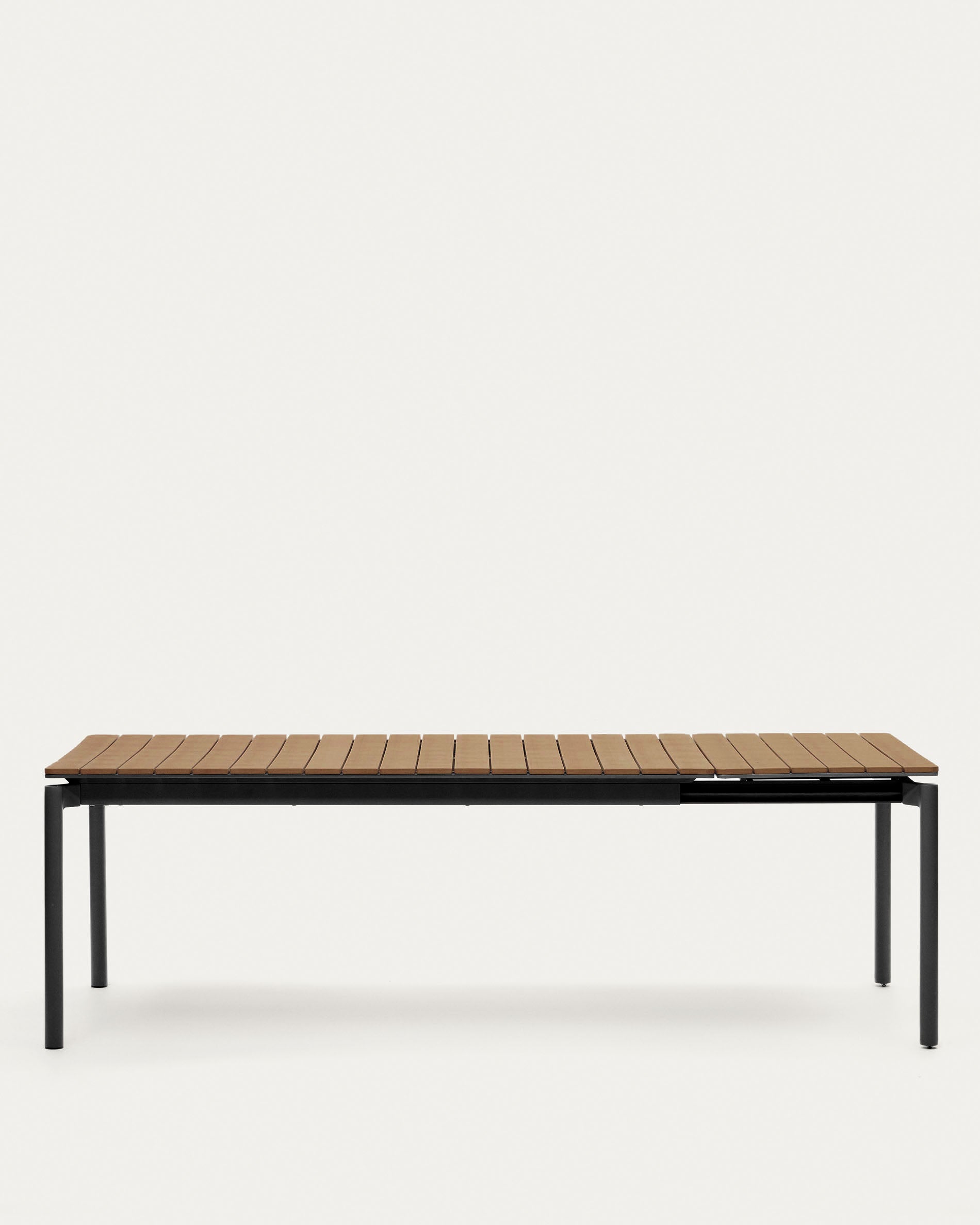 Canyelles Gartenausziehtisch aus Poly-Holz und mattschwarzem Aluminium 180(240) x 100 cm in Schwarz präsentiert im Onlineshop von KAQTU Design AG. Gartentisch ist von Kave Home