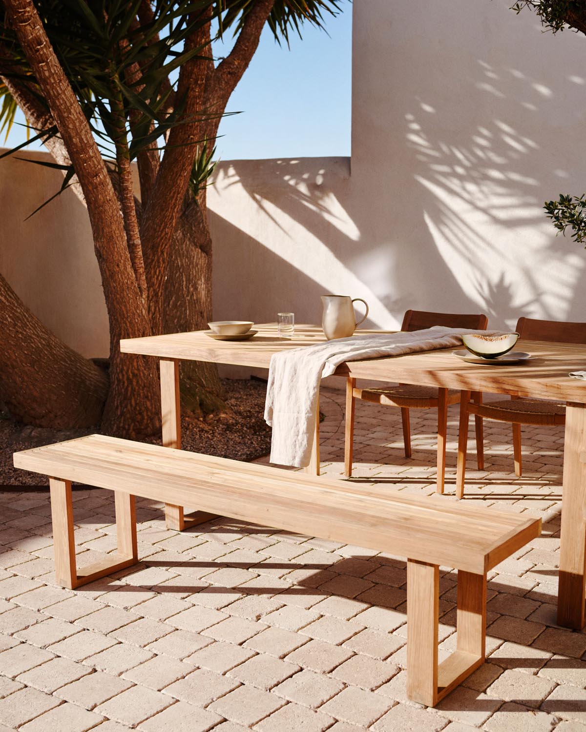 Canadell Bank 100% outdoor aus massivem recyceltem Teakholz 170 cm in Natur präsentiert im Onlineshop von KAQTU Design AG. Sitzbank ist von Kave Home