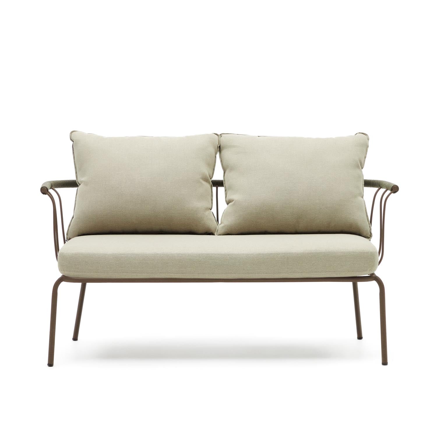 Salguer 2-Sitzer-Sofa aus grünem Seil und Stahl in Braun 134 cm in Braun, Beige, Grün präsentiert im Onlineshop von KAQTU Design AG. 2er Sofa ist von Kave Home