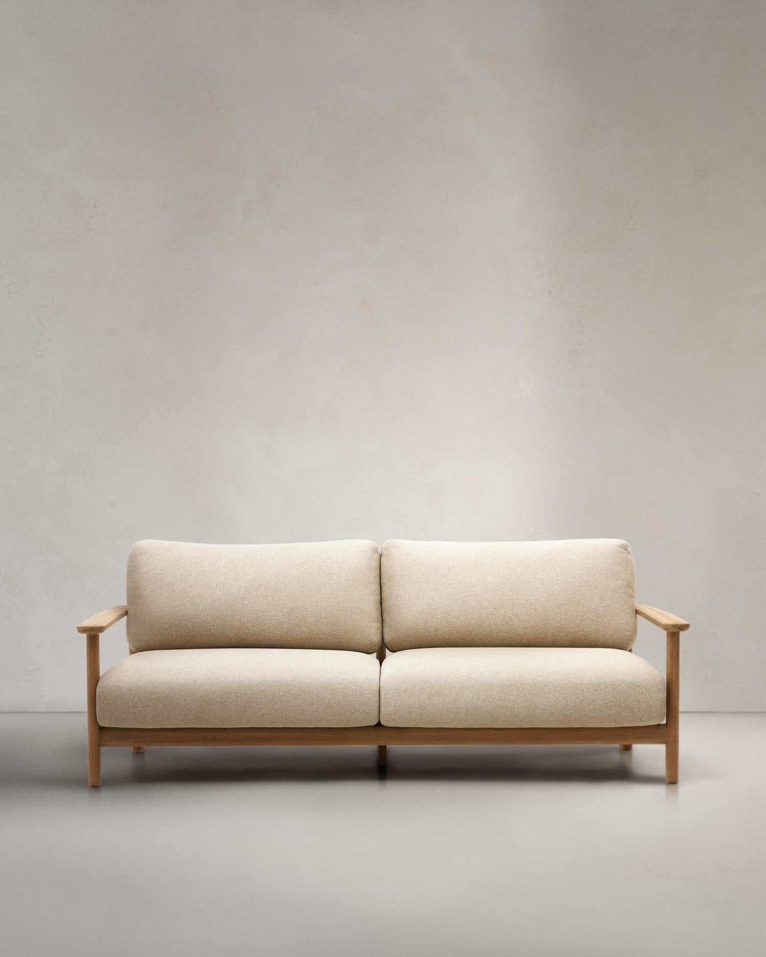 Tirant 3-Sitzer-Sofa aus massivem Teakholz FSC 100% 212 cm in Natur präsentiert im Onlineshop von KAQTU Design AG. Lounge Sofa ist von Kave Home