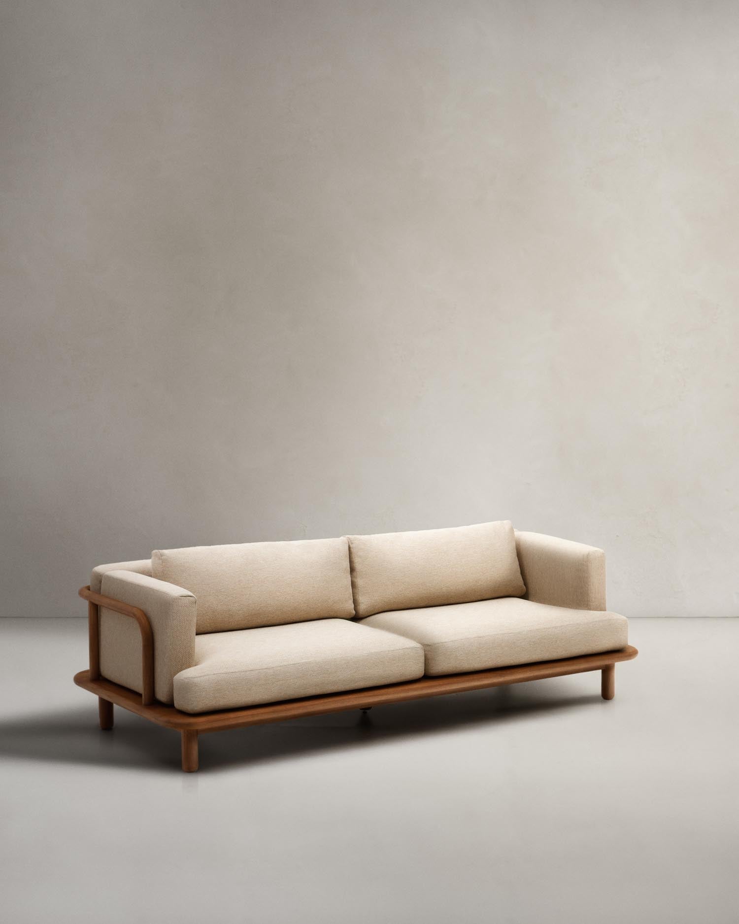 Turqueta 3-Sitzer-Sofa aus massivem Teakholz FSC 100% 230 cm in Mehrfarbig präsentiert im Onlineshop von KAQTU Design AG. Lounge Sofa ist von Kave Home