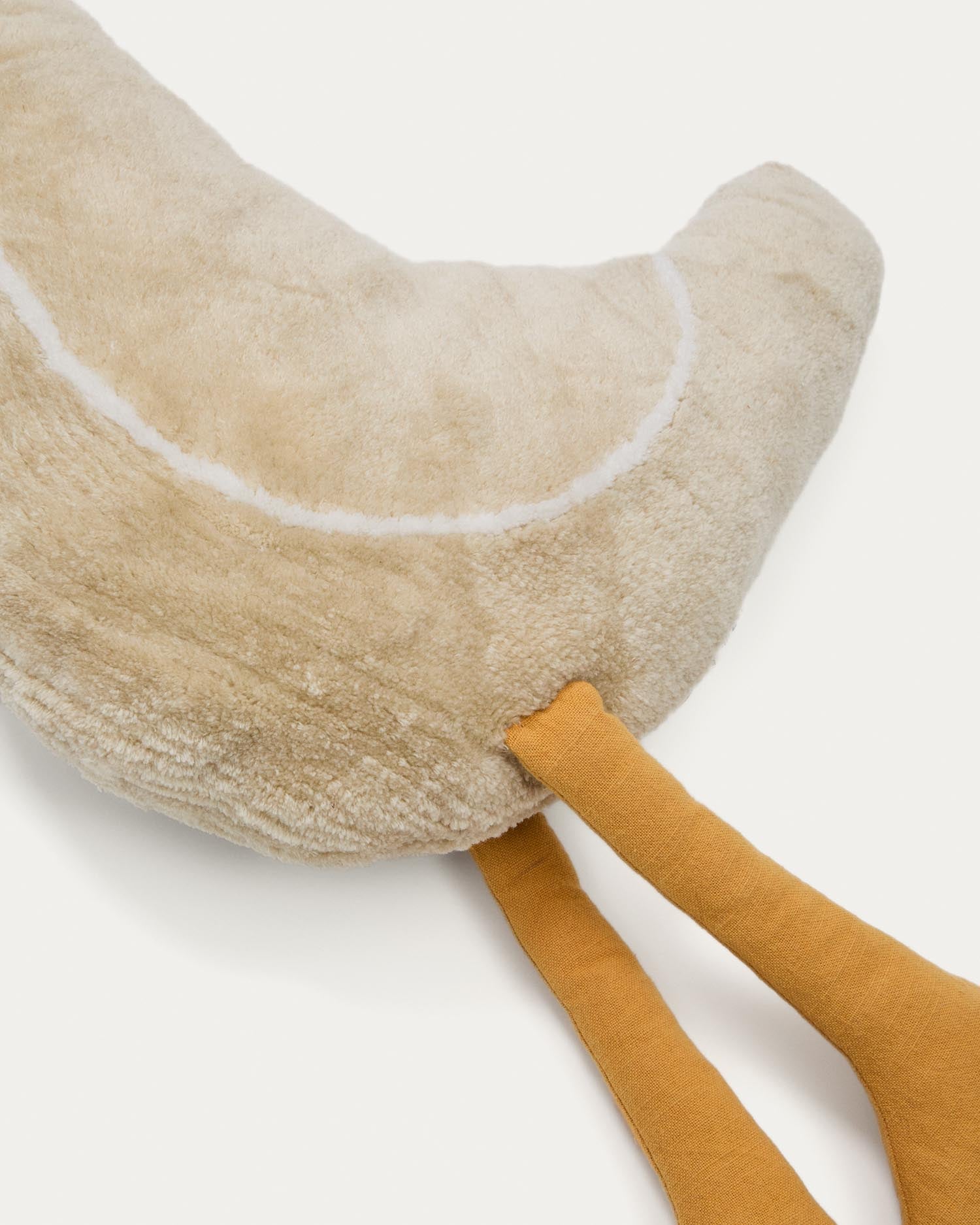 Kissen in Gänseform Milu aus Baumwolle beige beige 50 cm in Mehrfarbig präsentiert im Onlineshop von KAQTU Design AG. Deko Kissen ist von Kave Home