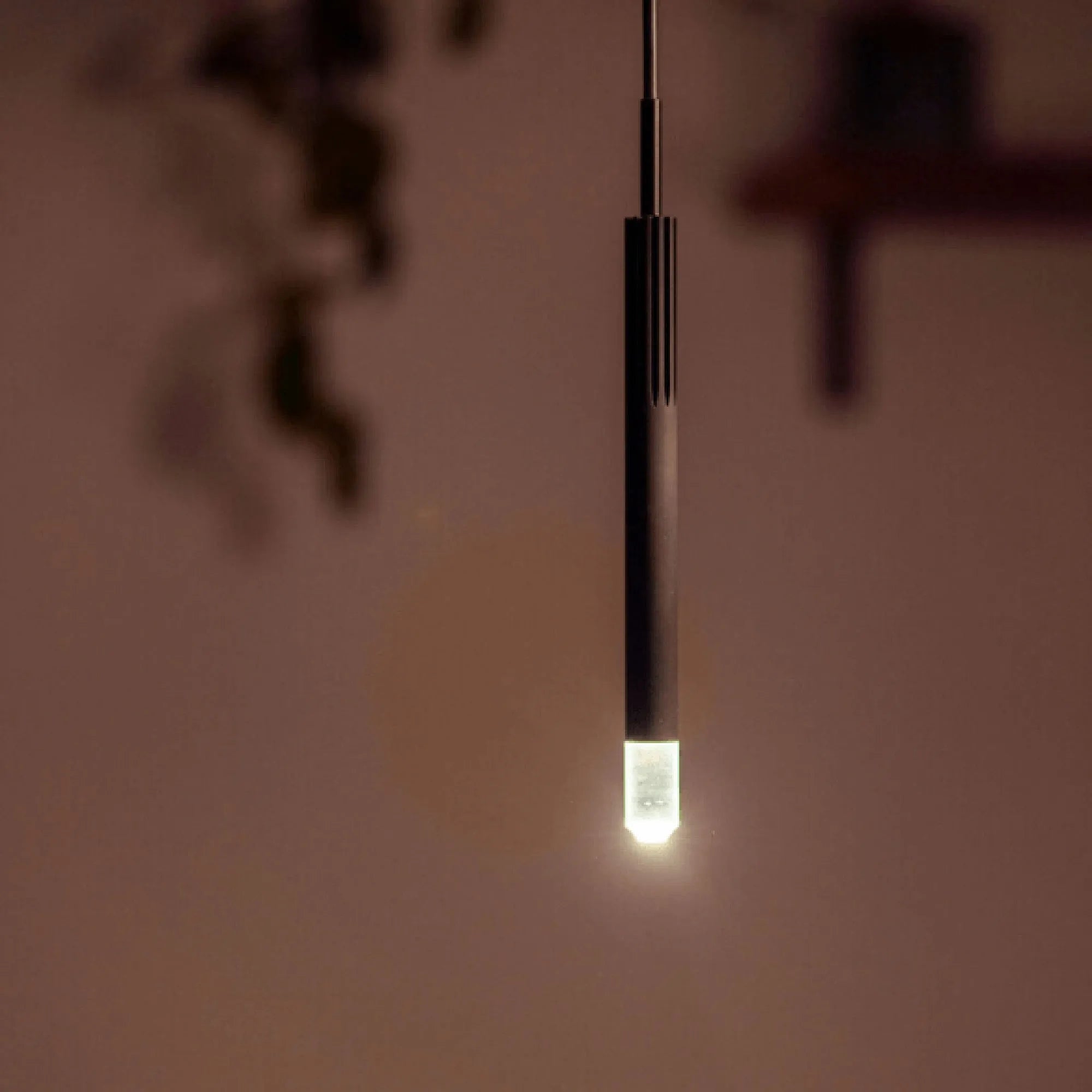 Elegante LED-Pendelleuchte Candle LH1 für modernes Ambiente.