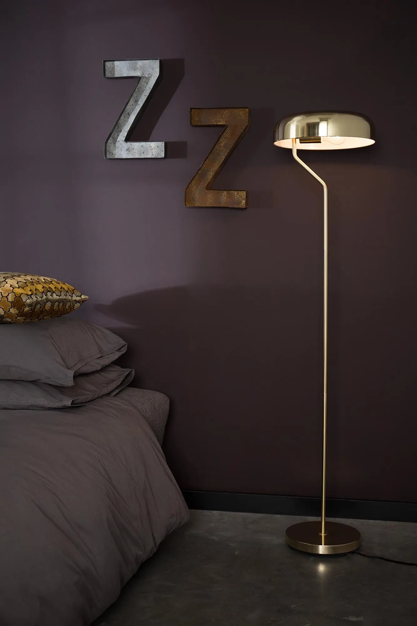 Dutchbone Eclipse: Zeitlose Eleganz trifft auf innovatives Lichtdesign.