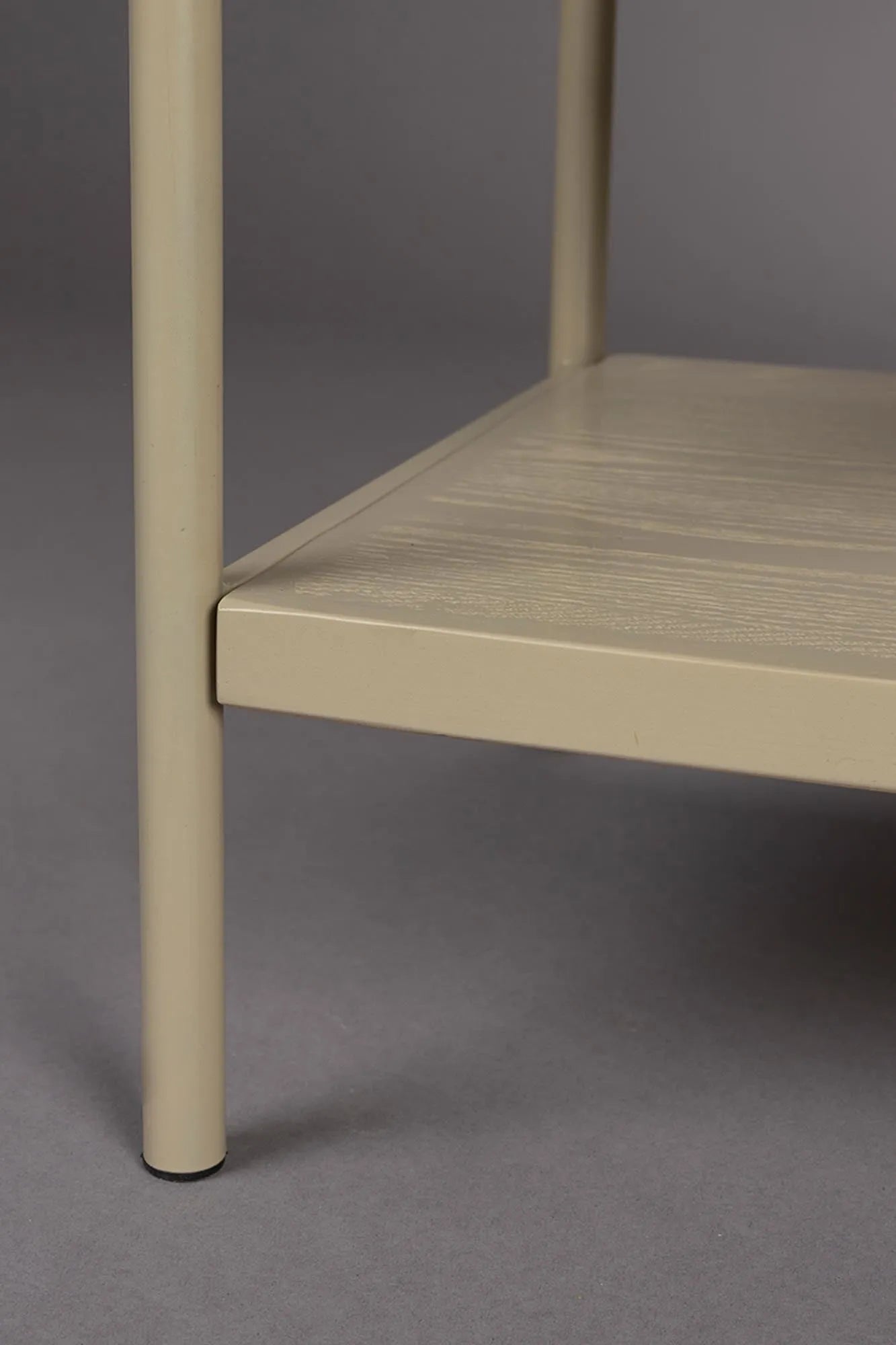 Beistelltisch / Bedstand Yasu in Beige präsentiert im Onlineshop von KAQTU Design AG. Beistelltisch ist von Dutchbone