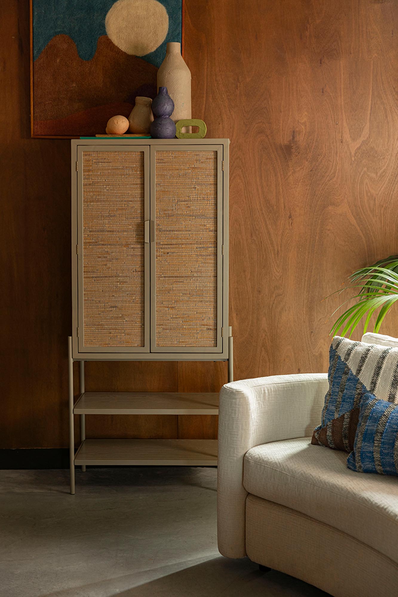 Schrank Yasu in Beige präsentiert im Onlineshop von KAQTU Design AG. Cabinet ist von Dutchbone