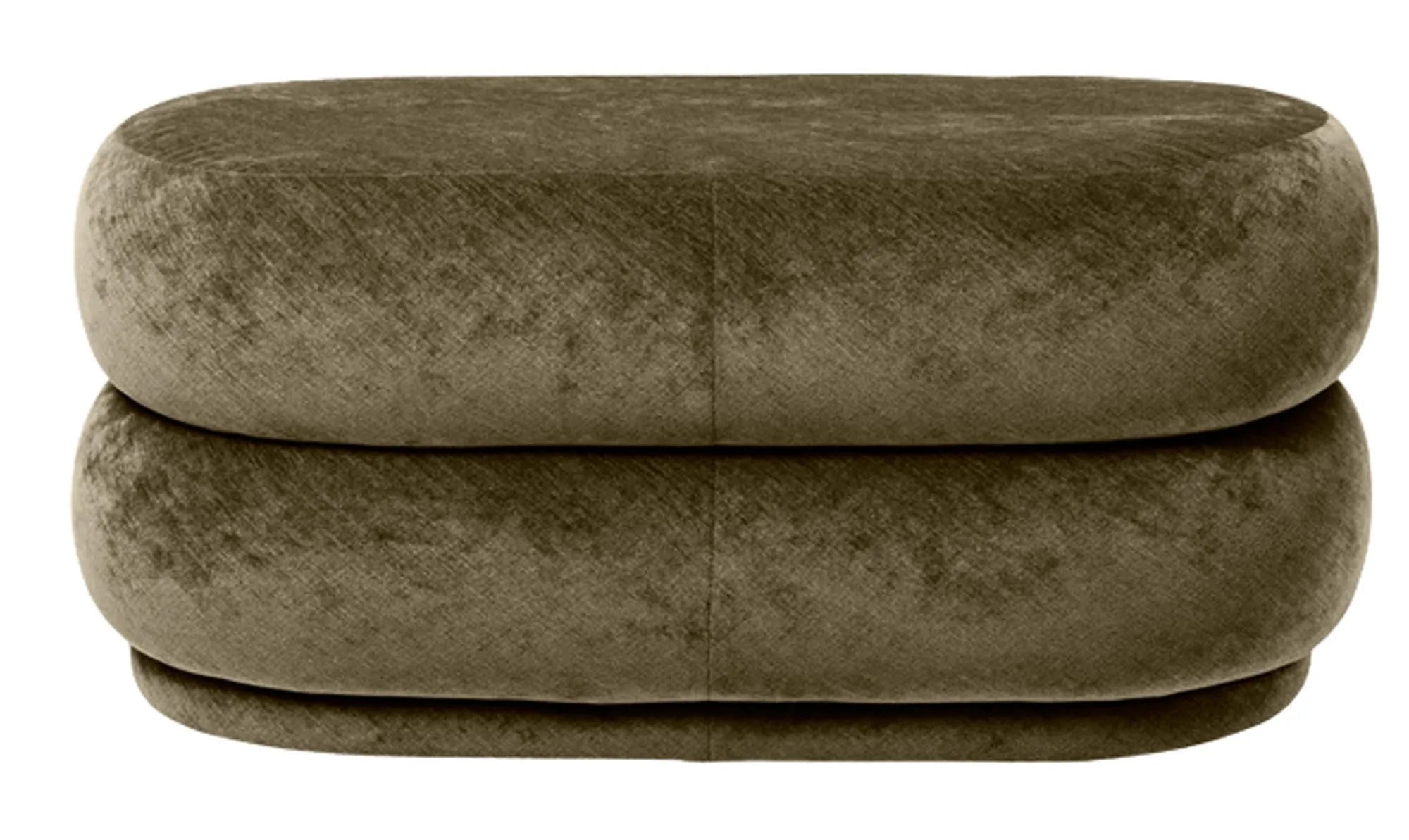 Stilvoller ovaler Pouf von Ferm Living für modernes Wohnen.