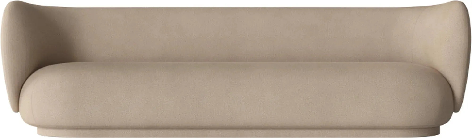 Das Rico 4er Sofa von Ferm Living vereint kurvige Eleganz und robusten Komfort in gebürstetem Chenille.