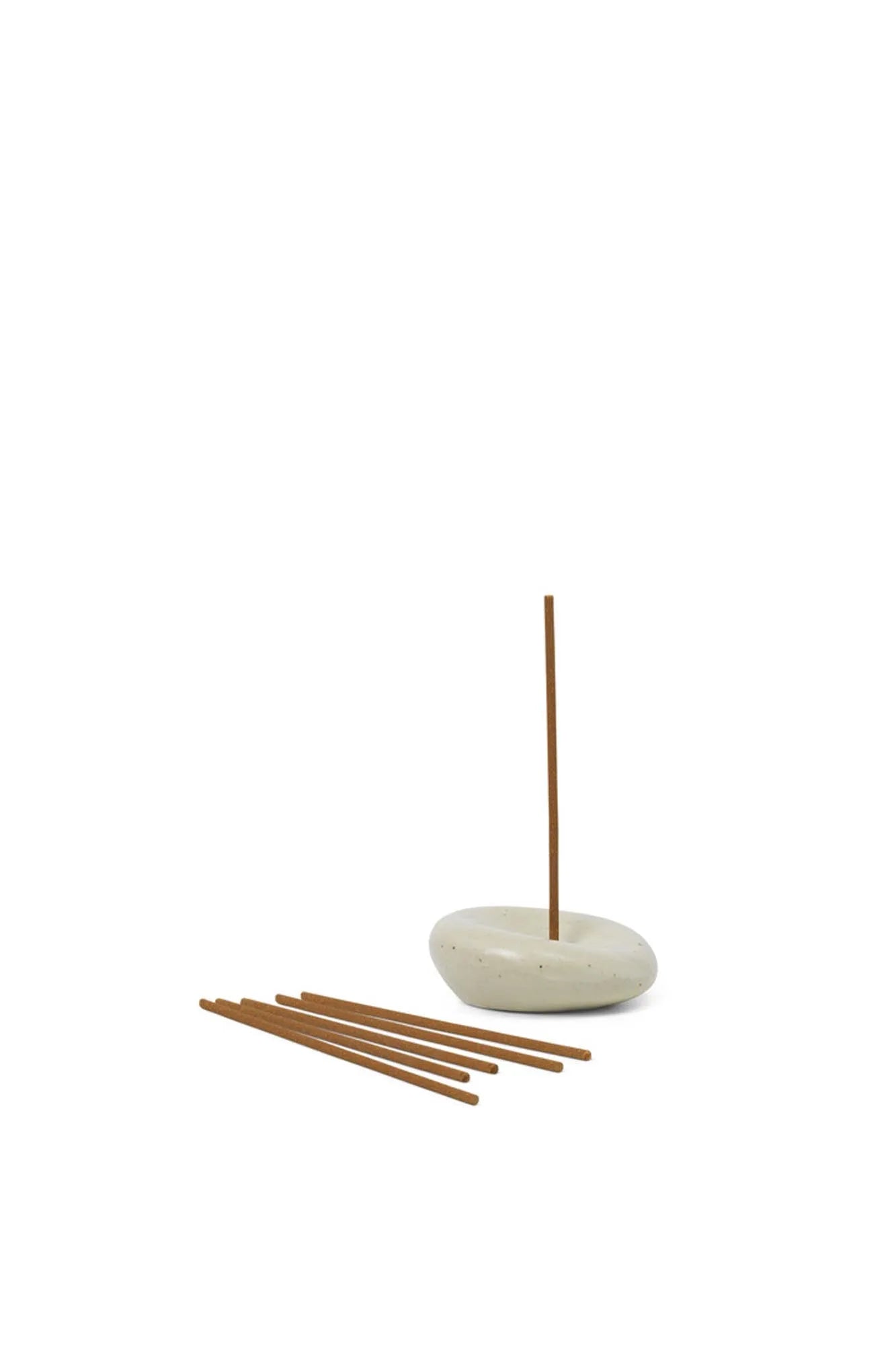 Sense - Incense Holder Geschenkset in Mixed präsentiert im Onlineshop von KAQTU Design AG. Geschenkzubehör ist von Ferm Living