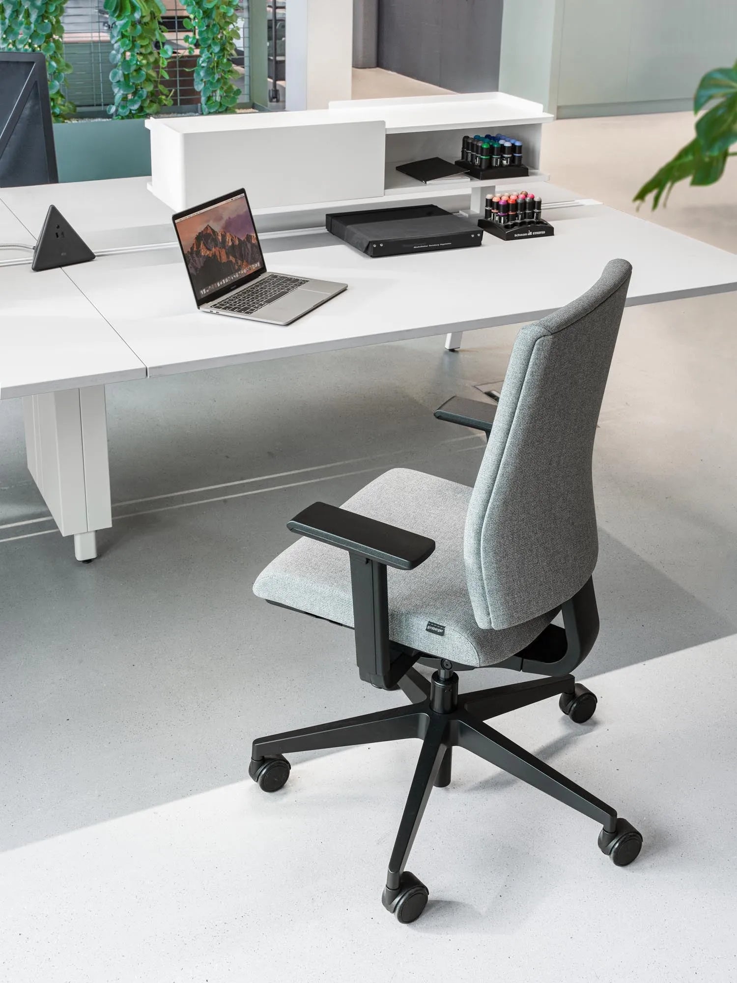 Kyra Flex: Ergonomischer Bürostuhl für flexibles und gesundes Arbeiten.