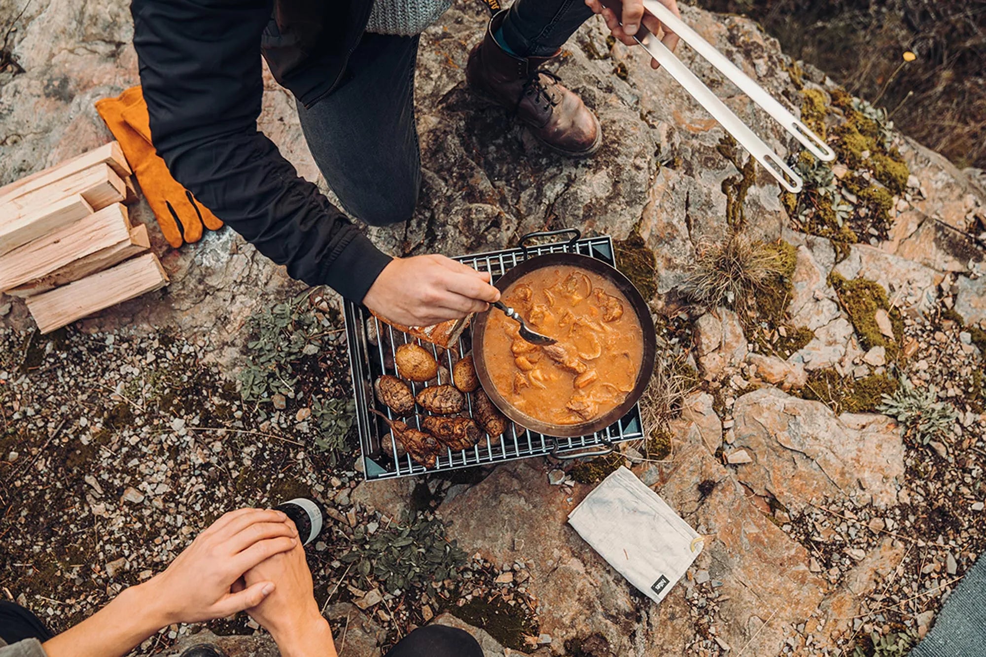 CRATE Grillrost in Silber präsentiert im Onlineshop von KAQTU Design AG. Grillzubehör ist von Höfats