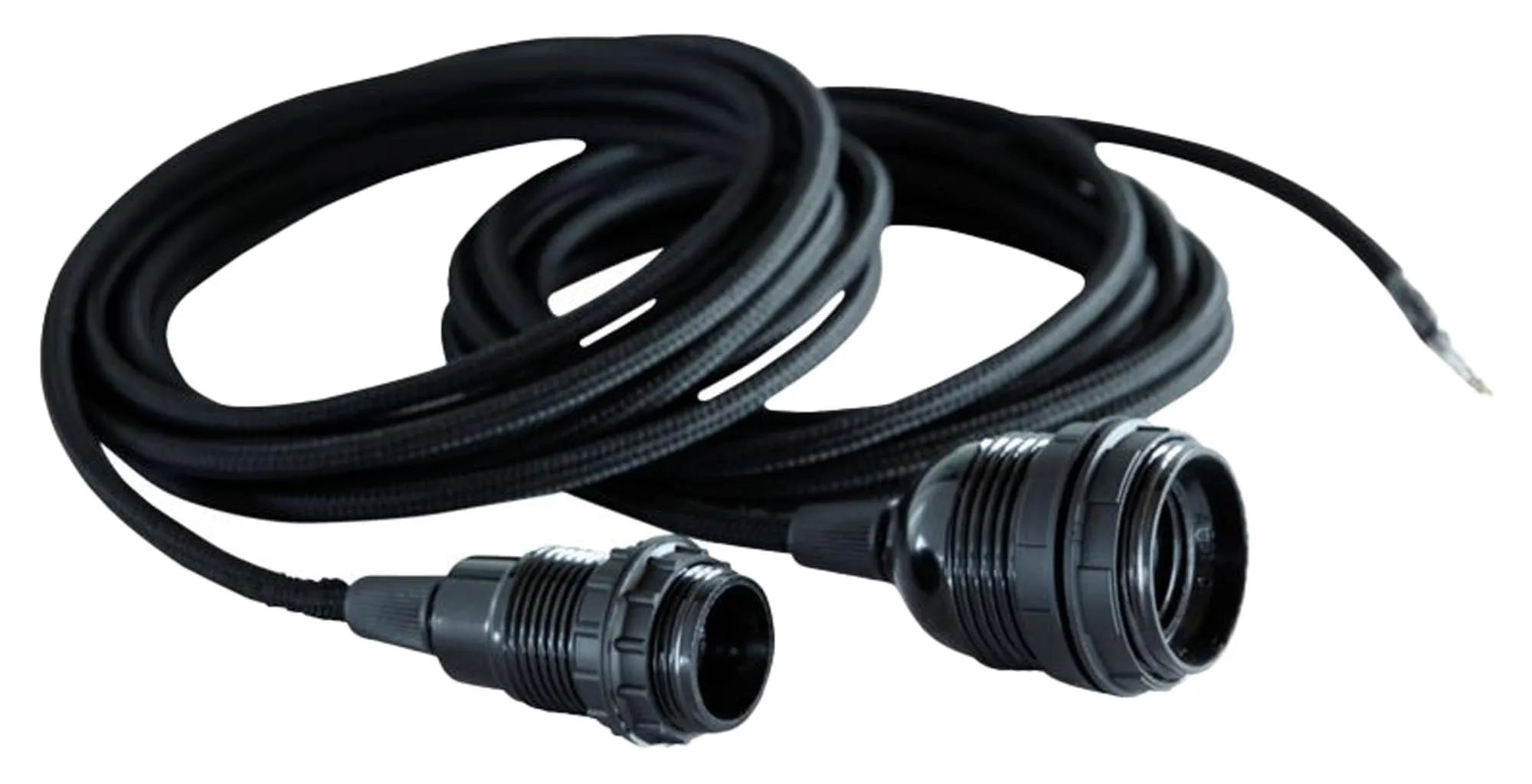 Stoffkabel mit Fassung E14 und zwei Kupplungsringen in Schwarz präsentiert im Onlineshop von KAQTU Design AG. Kabel / Lampenfassung ist von House Doctor