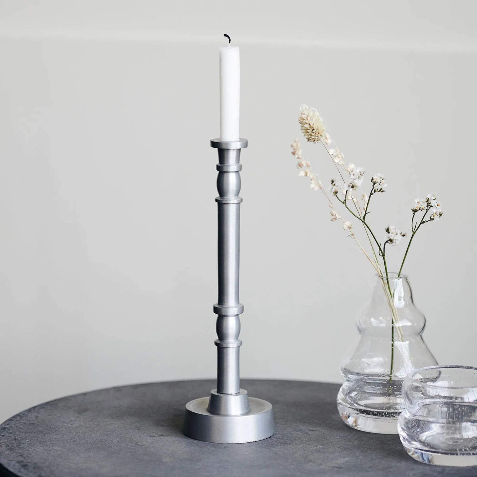 Kerzenständer, Jersey in Silber oxidiert präsentiert im Onlineshop von KAQTU Design AG. Einzelleuchter ist von House Doctor