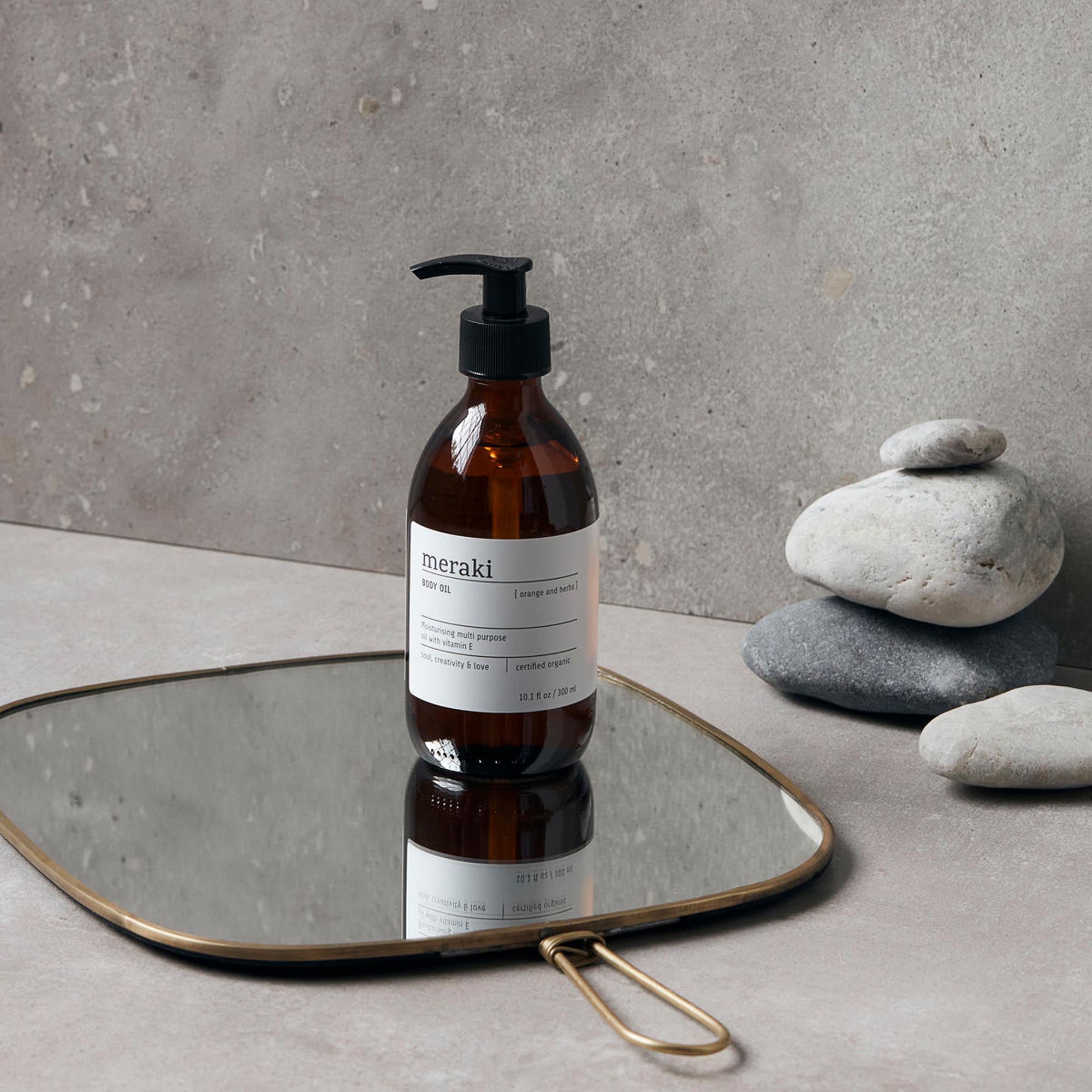 Body oil, Orange & herbs in  präsentiert im Onlineshop von KAQTU Design AG. Pflege ist von Meraki