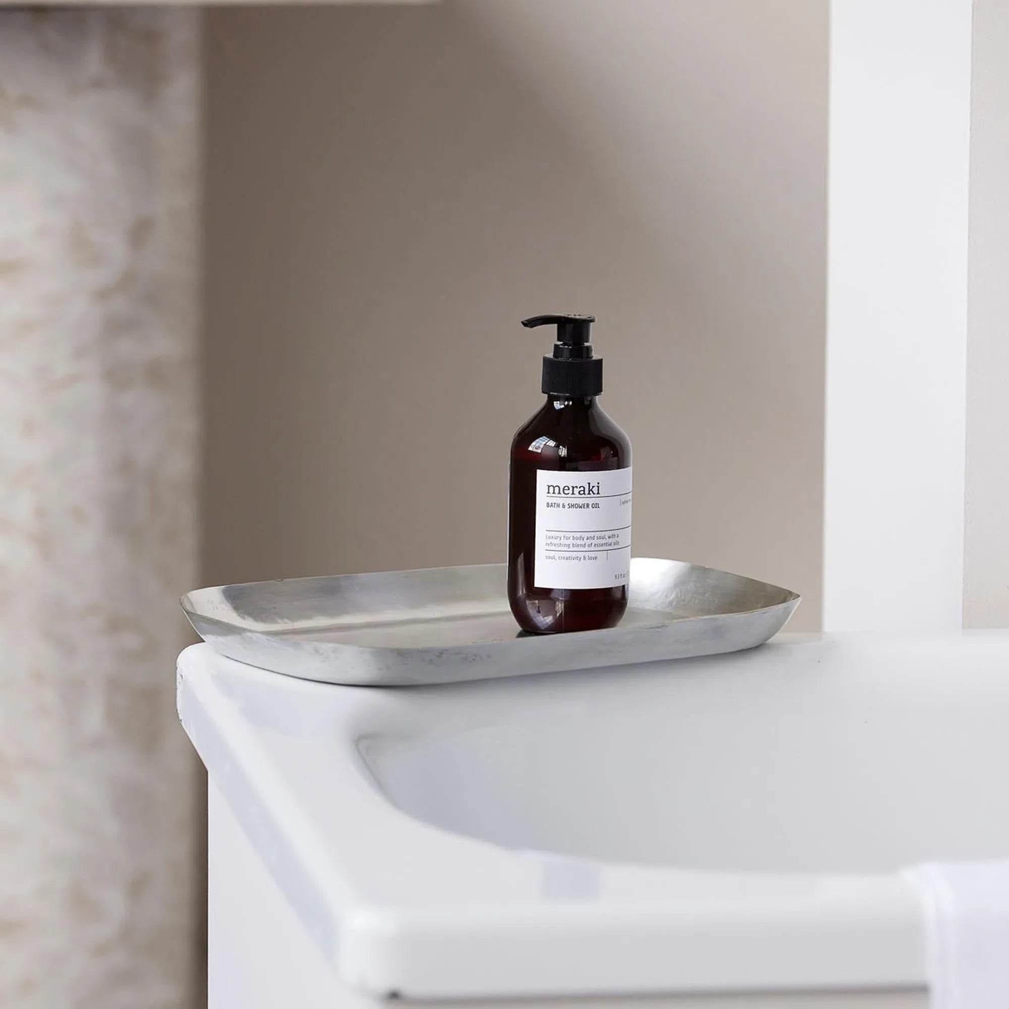 Bath & Shower oil, Velvet mood in  präsentiert im Onlineshop von KAQTU Design AG. Pflege ist von Meraki