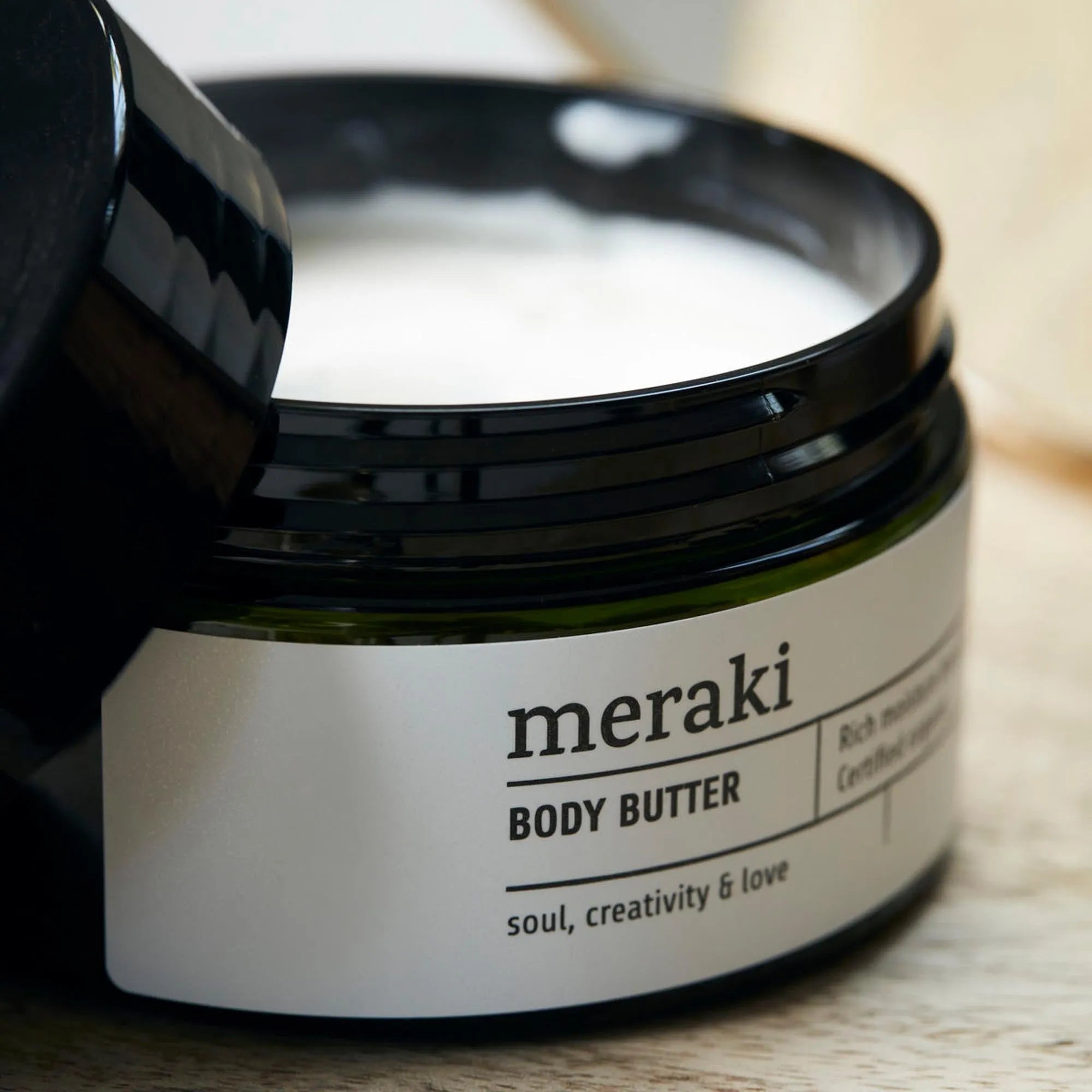 Body butter, Linen dew in  präsentiert im Onlineshop von KAQTU Design AG. Pflege ist von Meraki